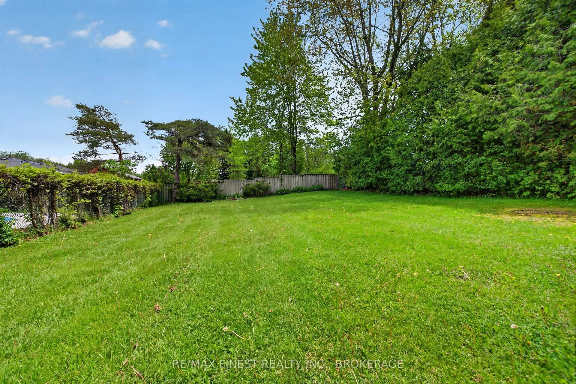 Photo 31 of 27 Dalgleish Avenue, Kingston, Kingston East (Incl Barret Crt) — HOMEH