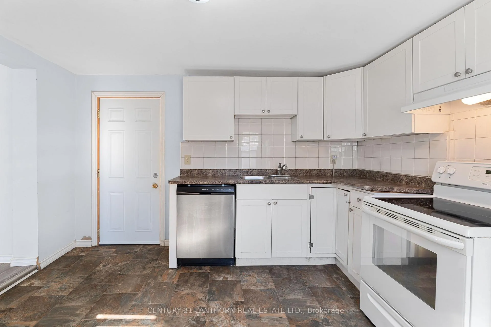 Photo 17 of 409 Bleecker Avenue, Belleville, Belleville Ward — HOMEH
