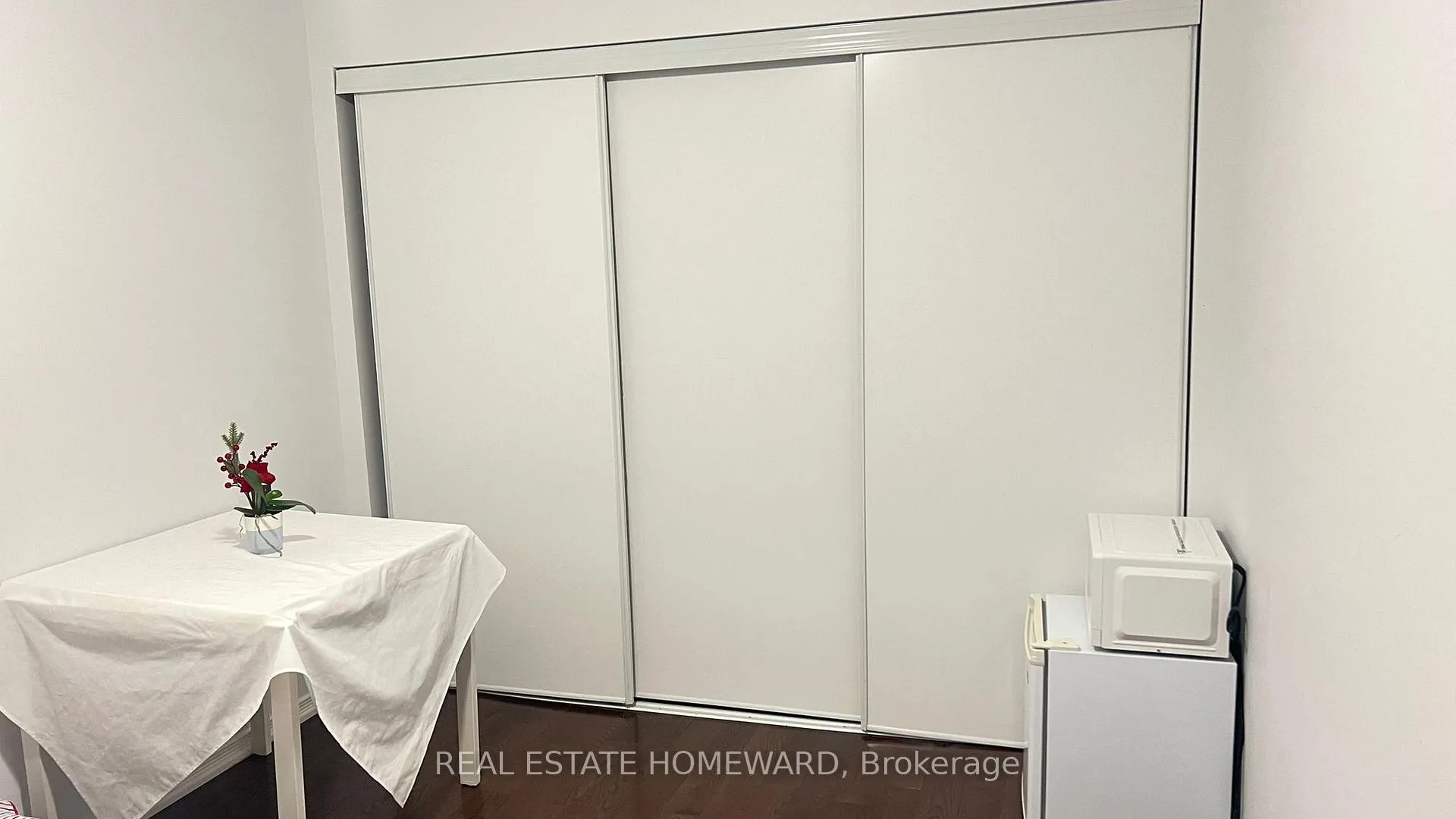 Photo 4 of Unit Room 2, 1226 Leslie Drive, Innisfil, Alcona — HOMEH