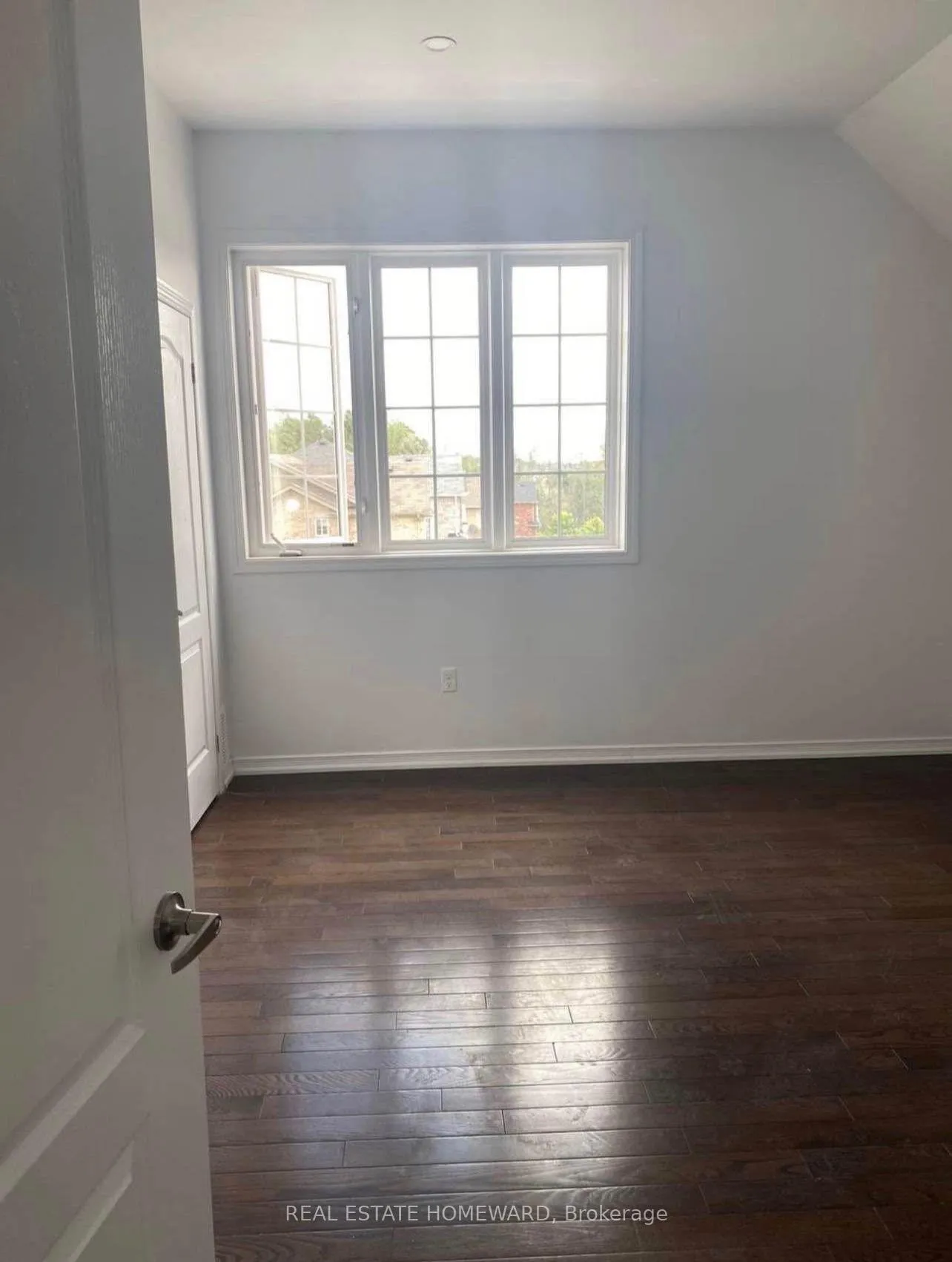 Photo 13 of Unit Room 2, 1226 Leslie Drive, Innisfil, Alcona — HOMEH