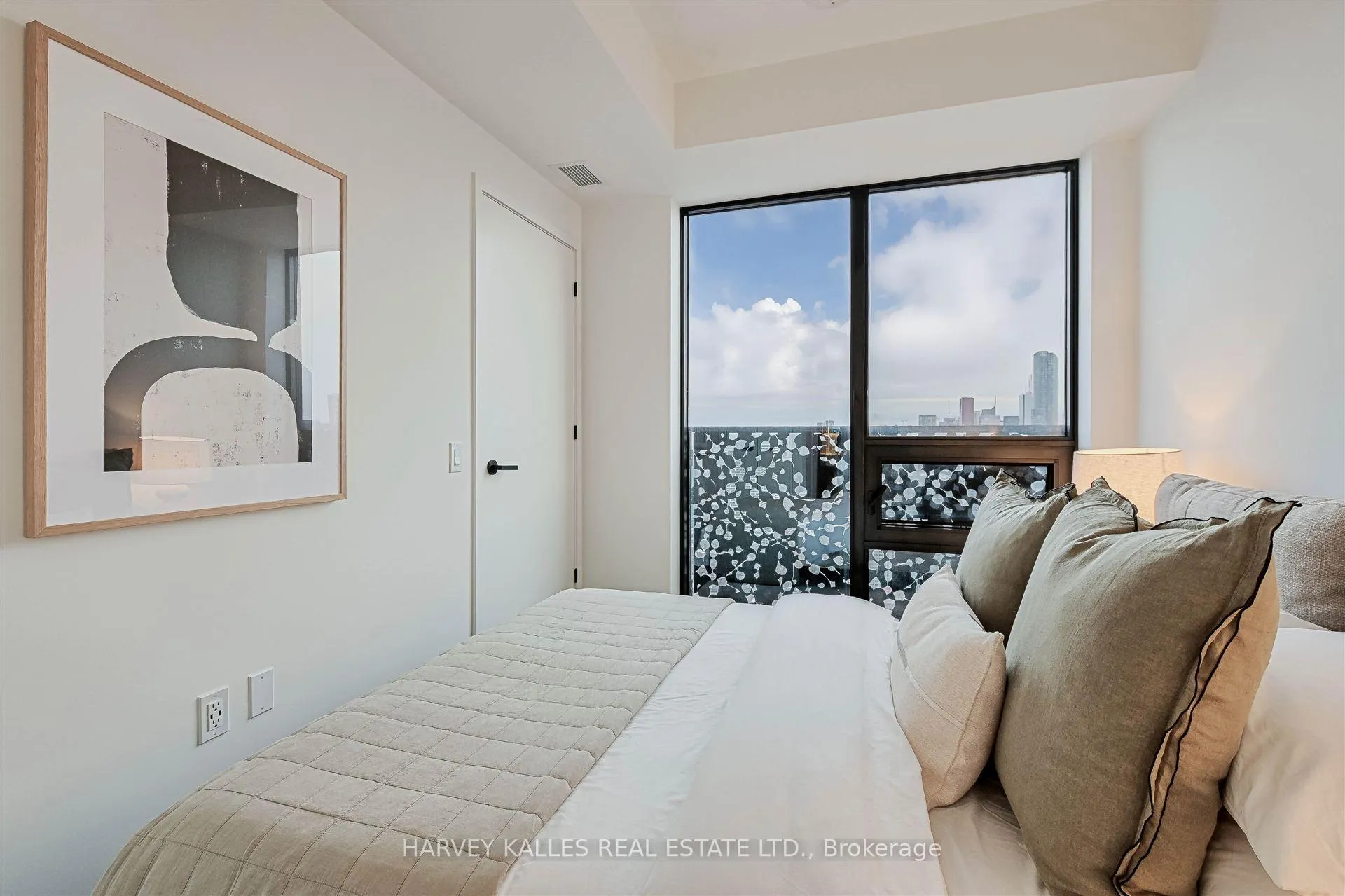 Photo 21 of Unit 4304, 55 Charles Street E, Toronto, Church-Yonge Corridor — HOMEH
