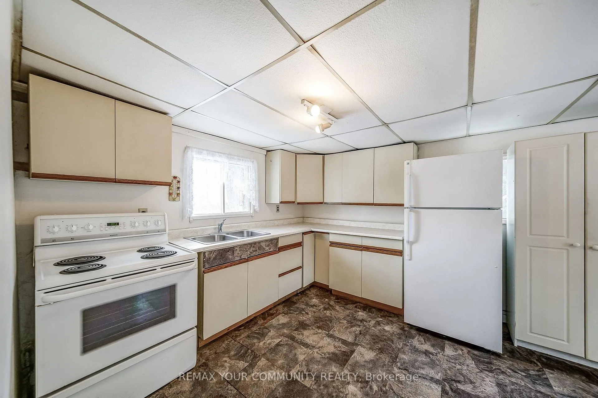 Photo 8 of 280 Pasadena Drive, Georgina, Keswick South — HOMEH