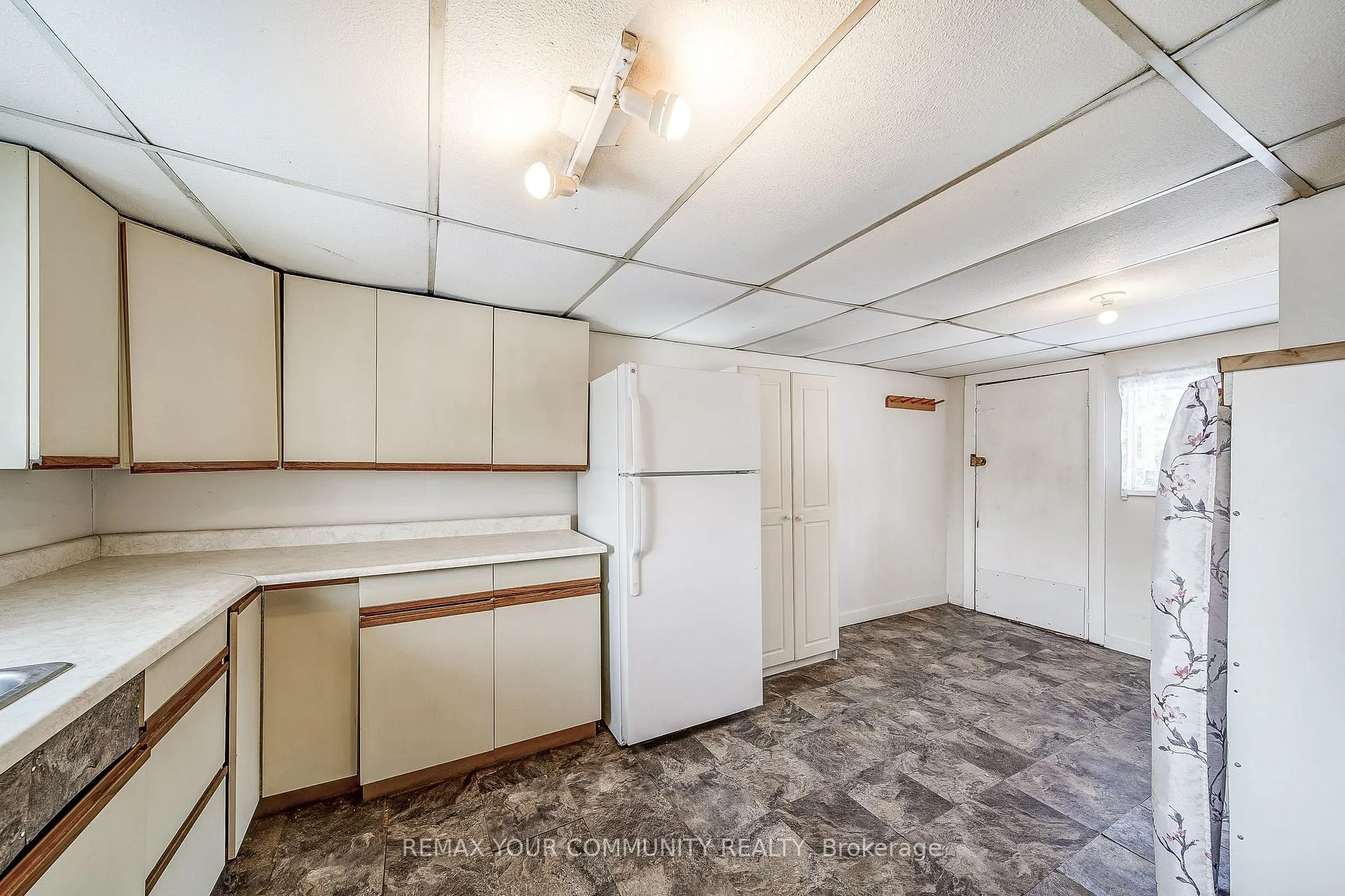 Photo 9 of 280 Pasadena Drive, Georgina, Keswick South — HOMEH