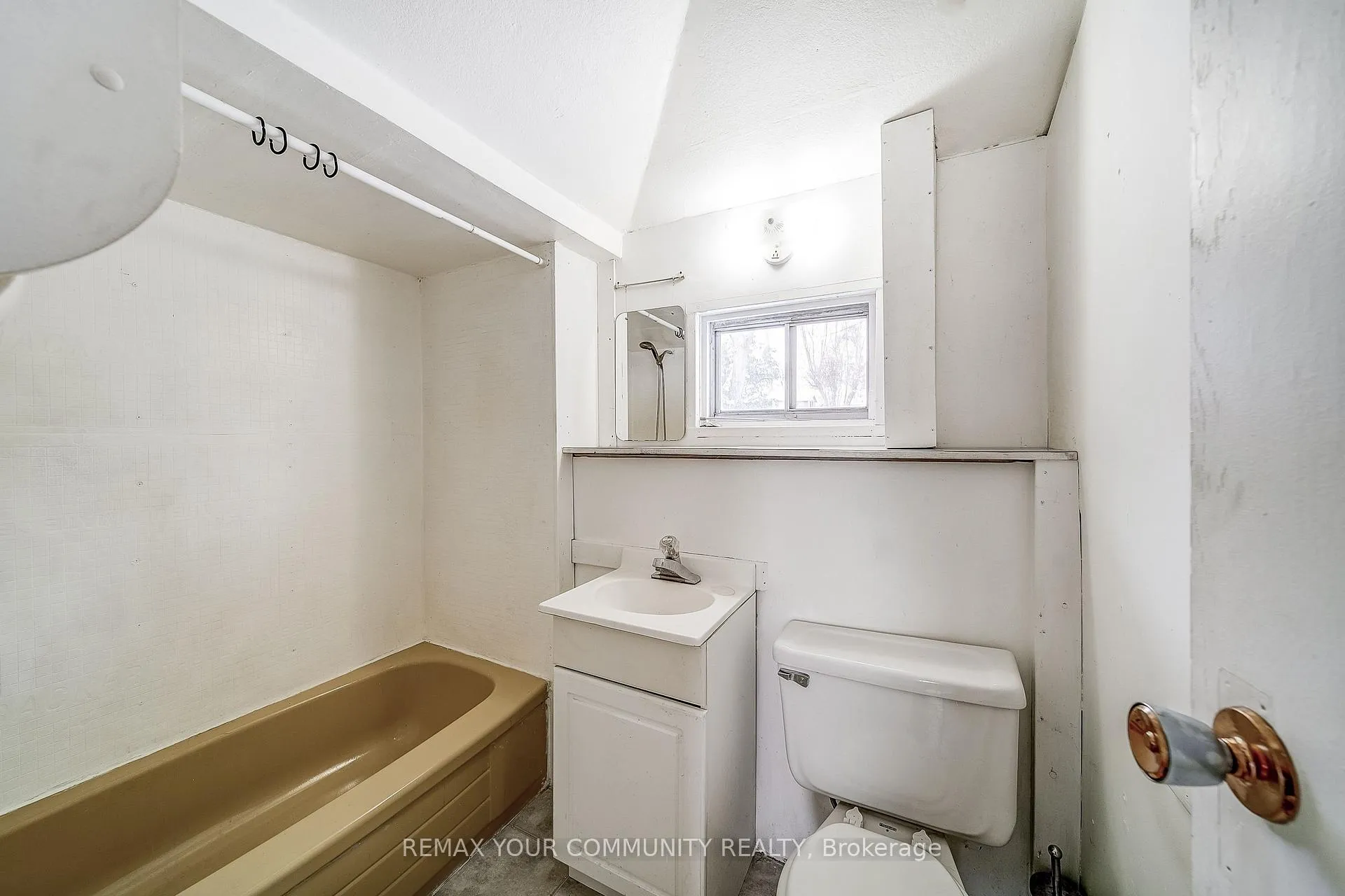 Photo 18 of 280 Pasadena Drive, Georgina, Keswick South — HOMEH