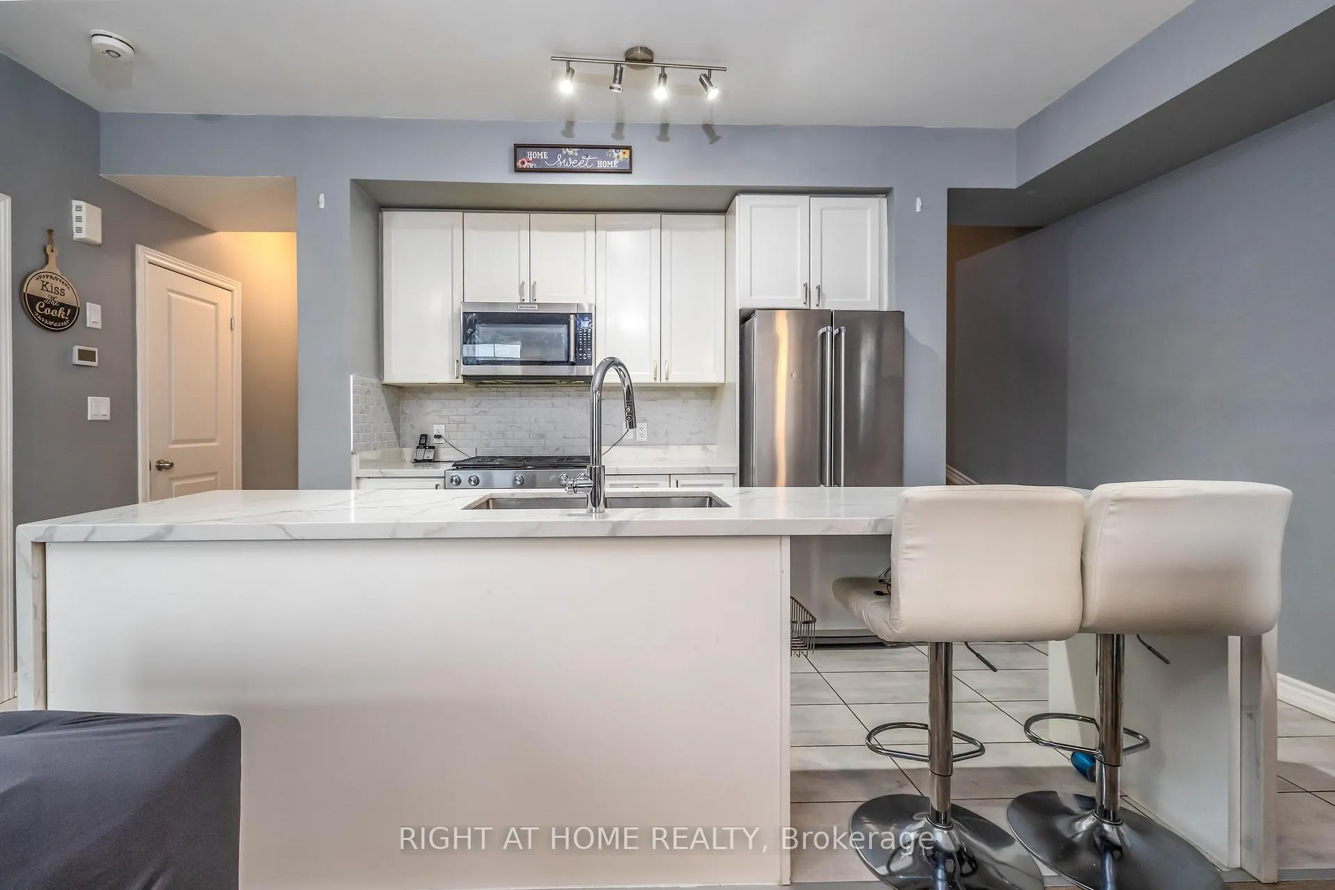 Photo 5 of 2560 Ladyfern Crossing, Pickering, Duffin Heights — HOMEH