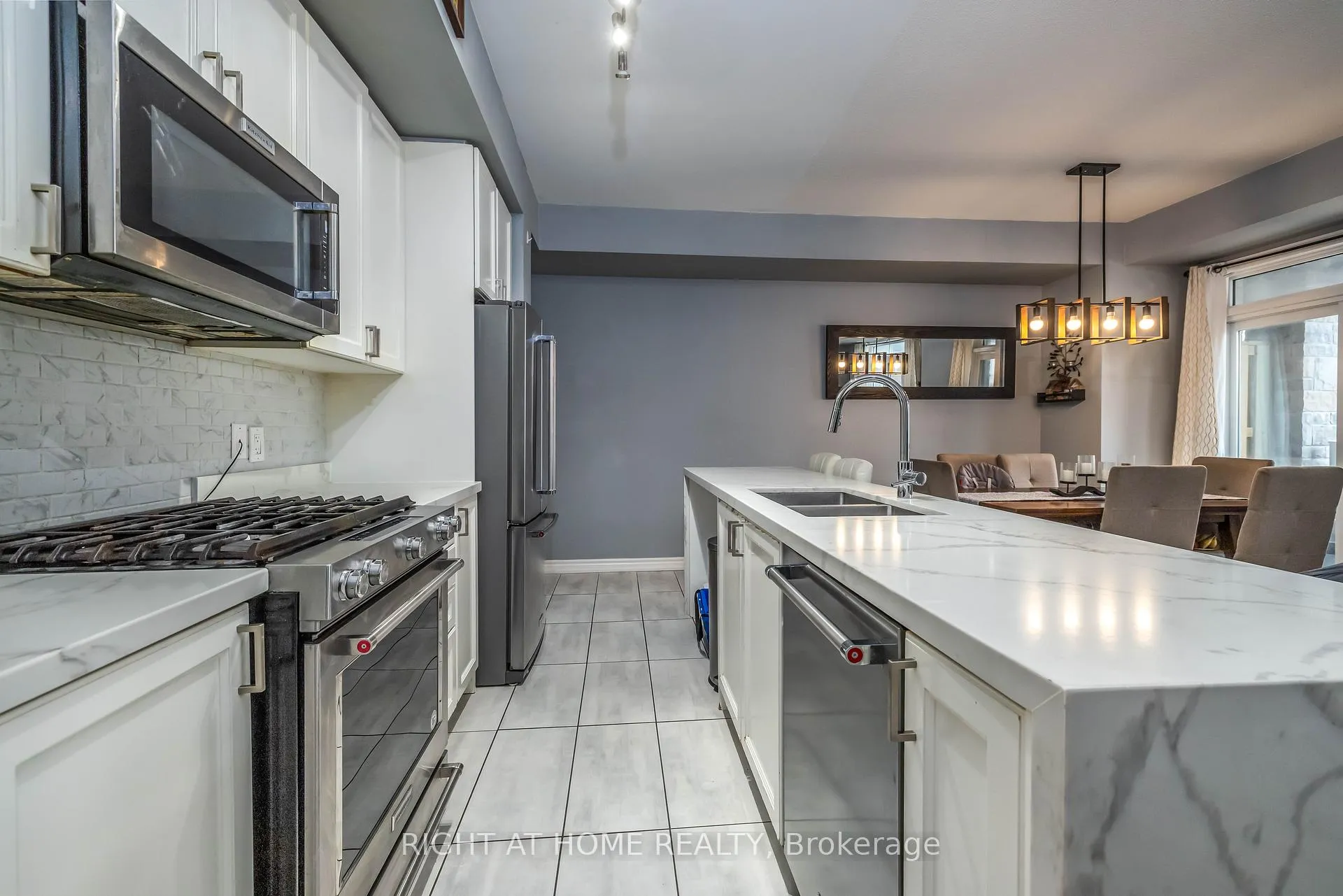 Photo 6 of 2560 Ladyfern Crossing, Pickering, Duffin Heights — HOMEH