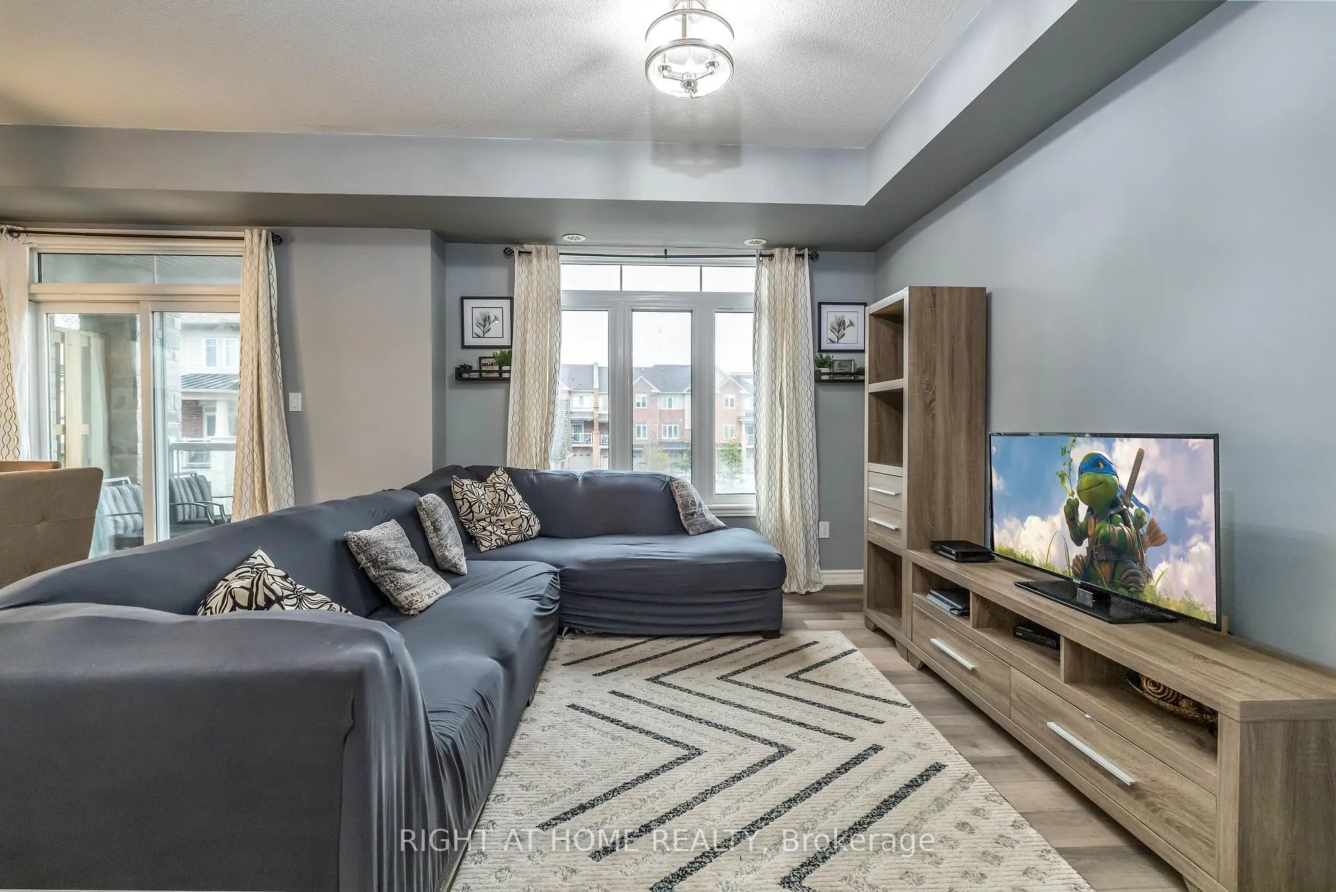 Photo 9 of 2560 Ladyfern Crossing, Pickering, Duffin Heights — HOMEH