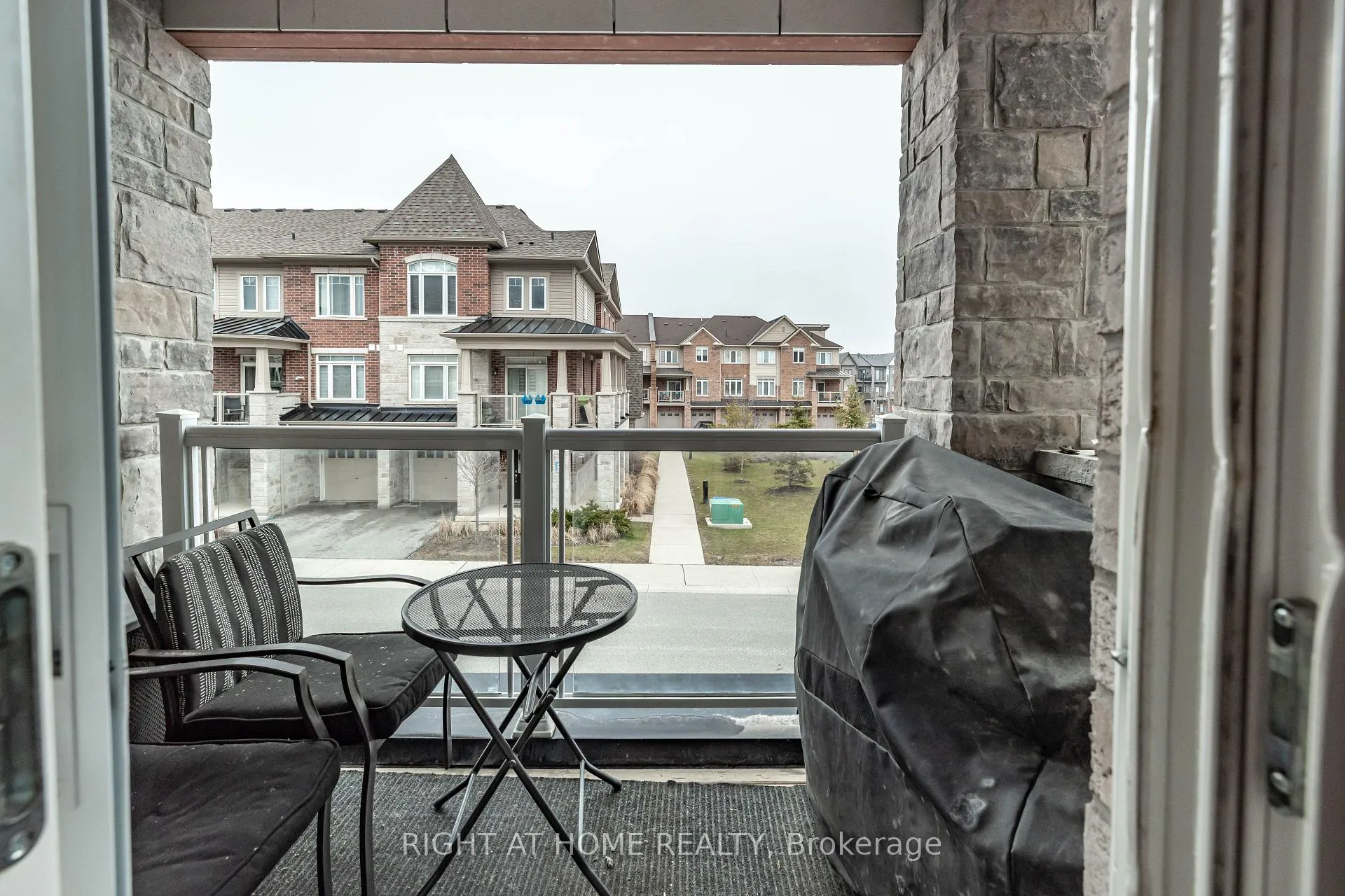 Photo 12 of 2560 Ladyfern Crossing, Pickering, Duffin Heights — HOMEH