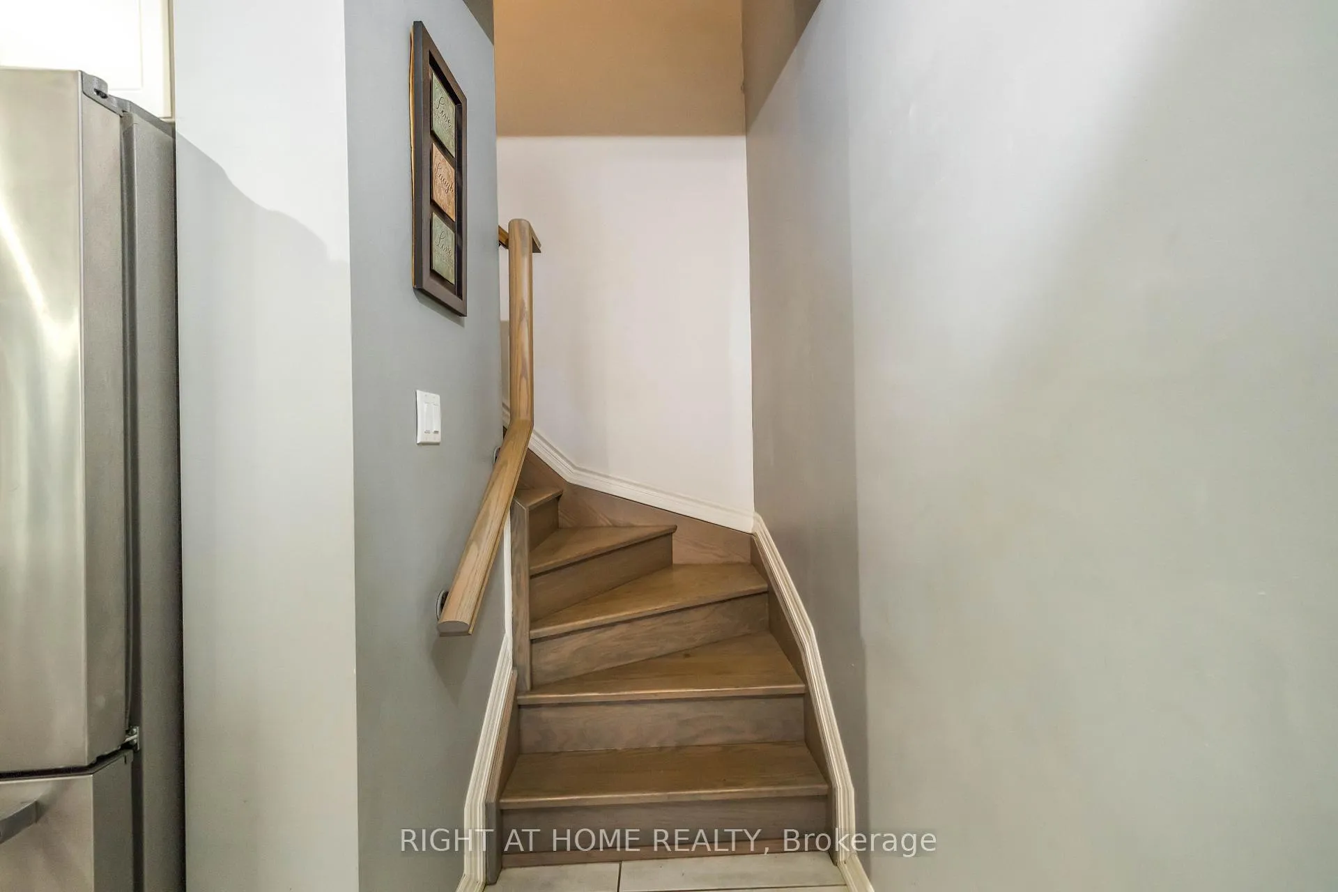 Photo 13 of 2560 Ladyfern Crossing, Pickering, Duffin Heights — HOMEH