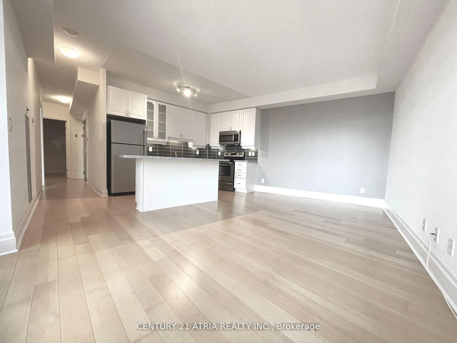 Photo 4 of Unit 520, 111 Upper Duke Crescent, Markham, Unionville — HOMEH