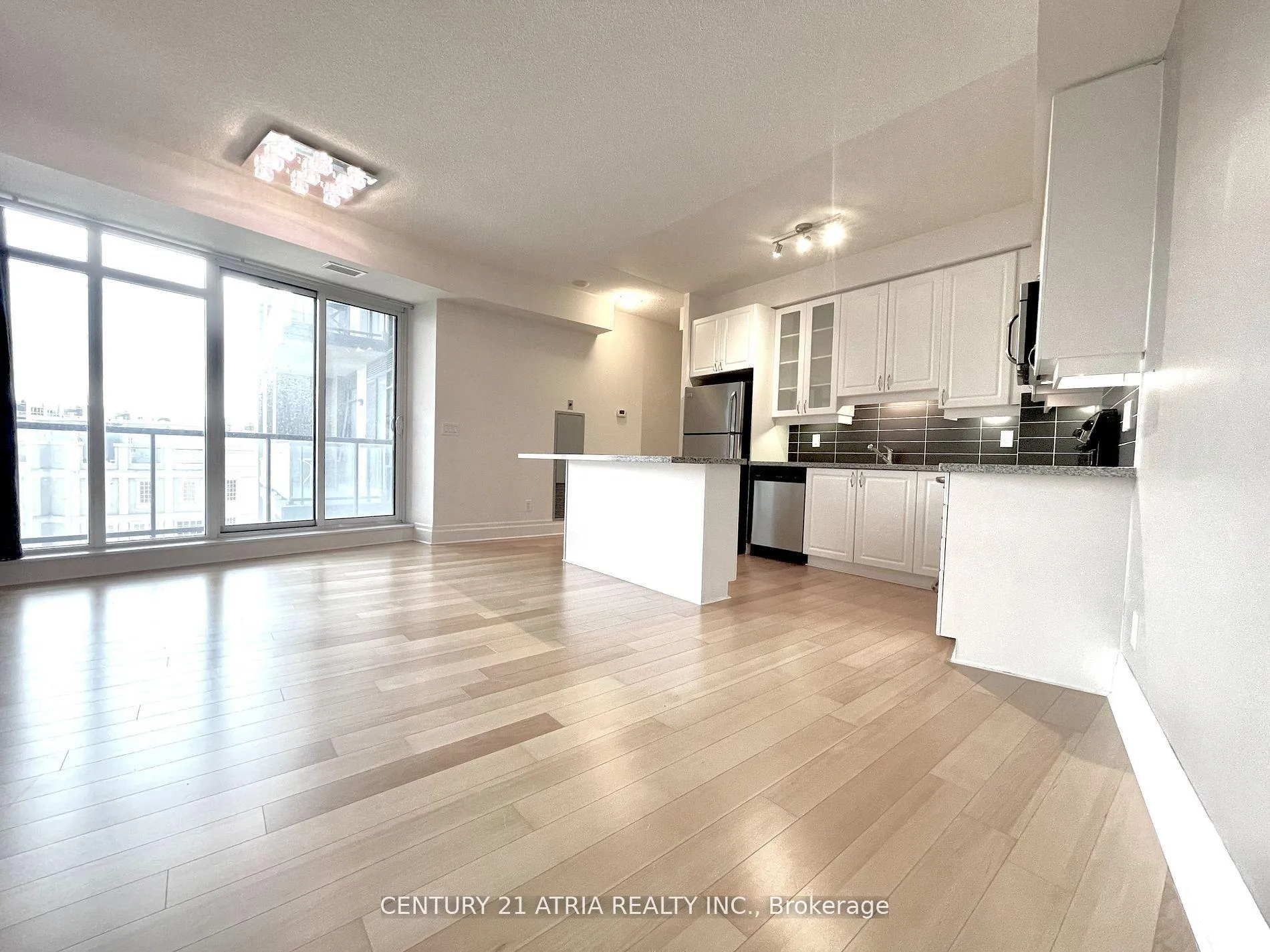 Photo 5 of Unit 520, 111 Upper Duke Crescent, Markham, Unionville — HOMEH