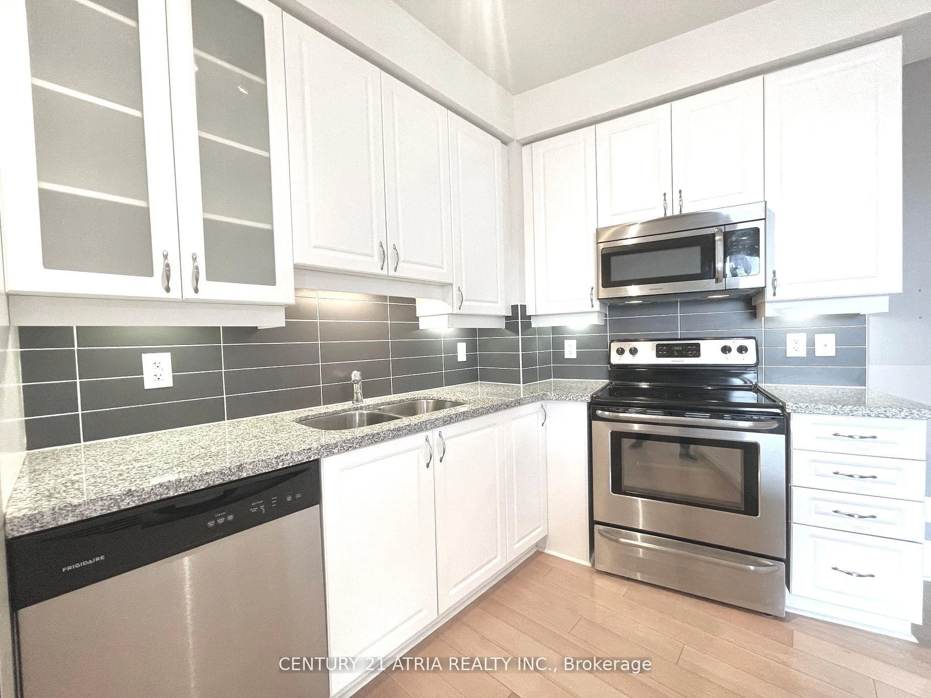 Photo 6 of Unit 520, 111 Upper Duke Crescent, Markham, Unionville — HOMEH