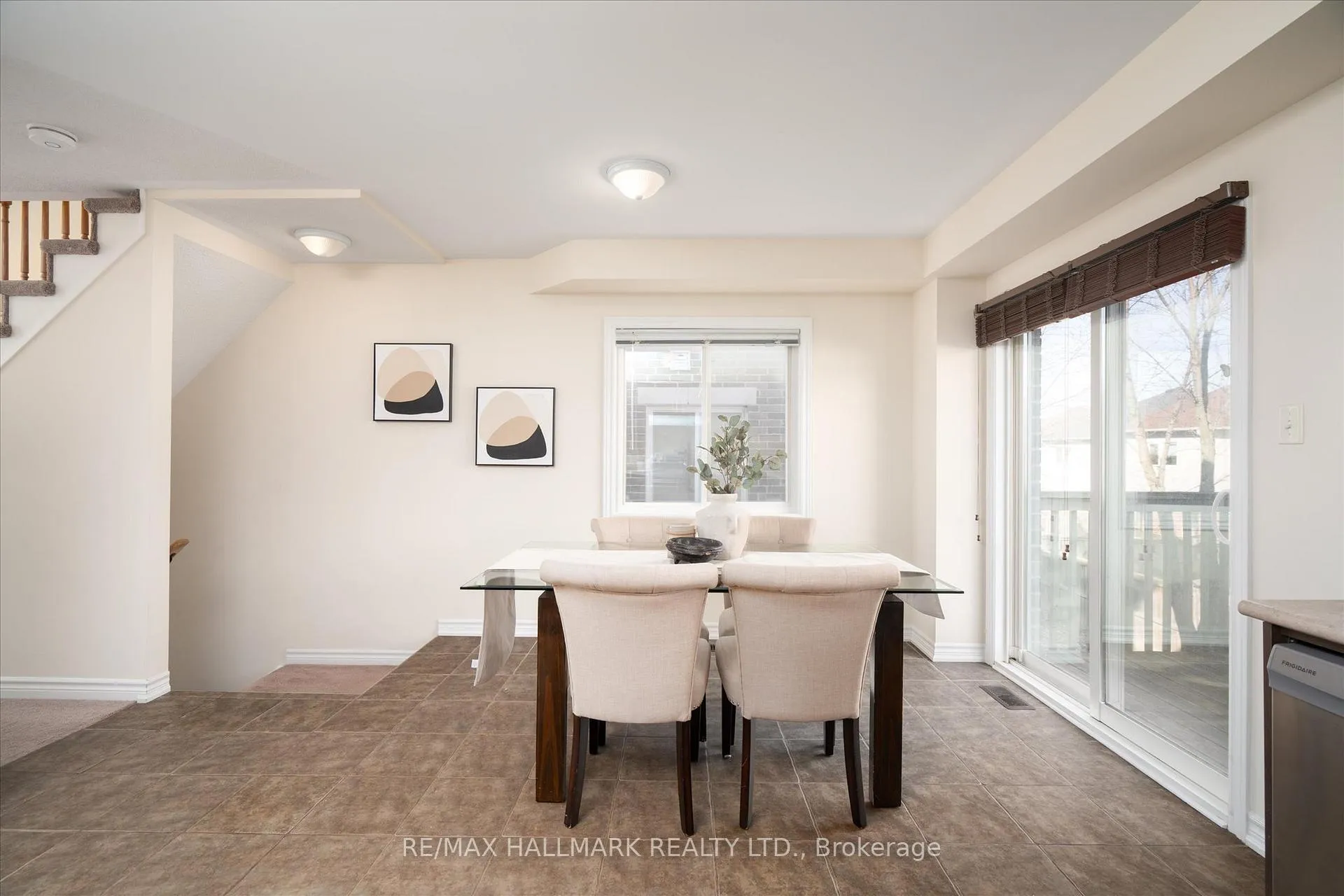 Photo 7 of 32 Katerson Lane, Clarington, Courtice — HOMEH