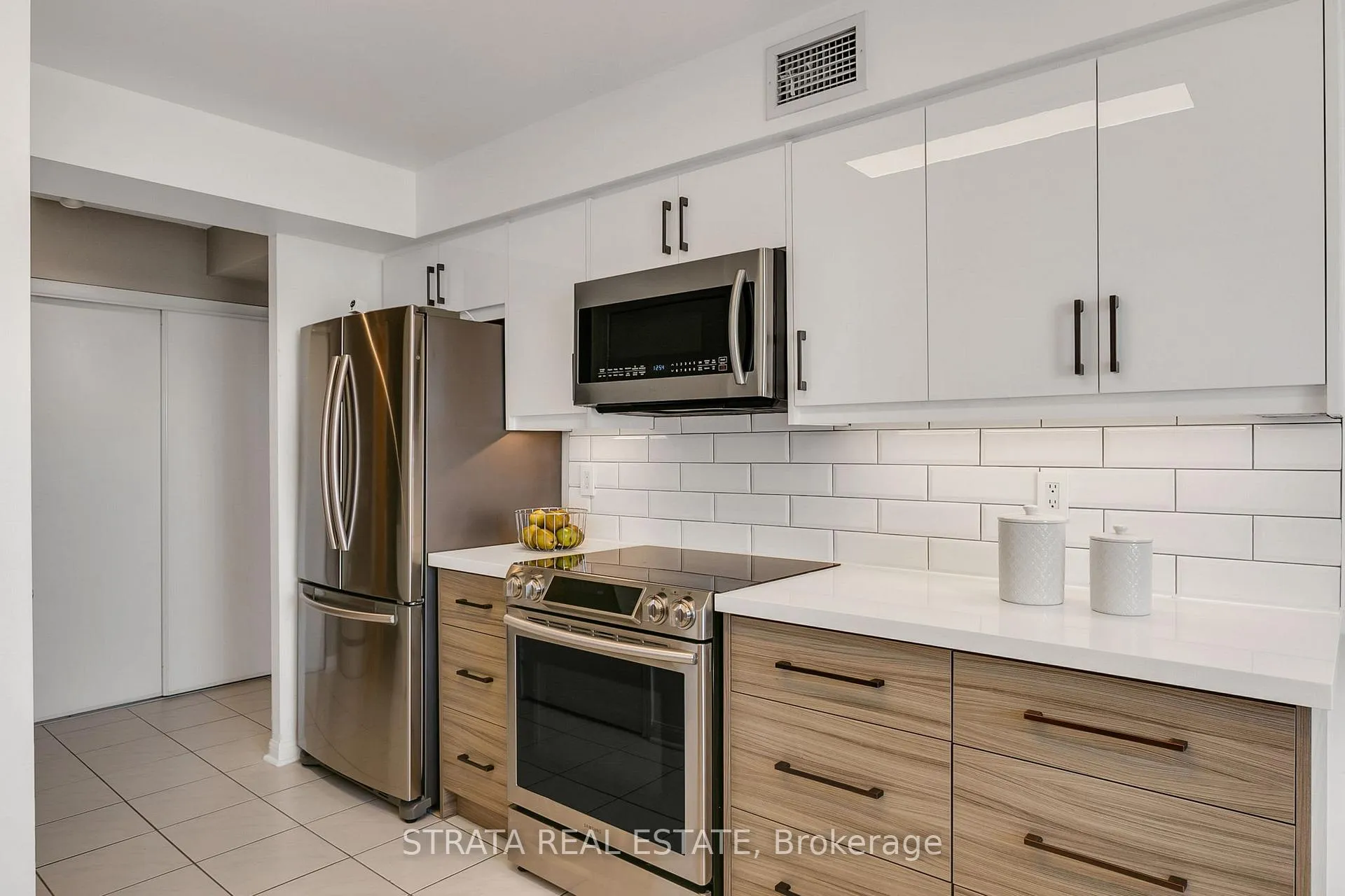 Photo 8 of Unit 733, 650 Lawrence Avenue W, Toronto, Englemount-Lawrence — HOMEH