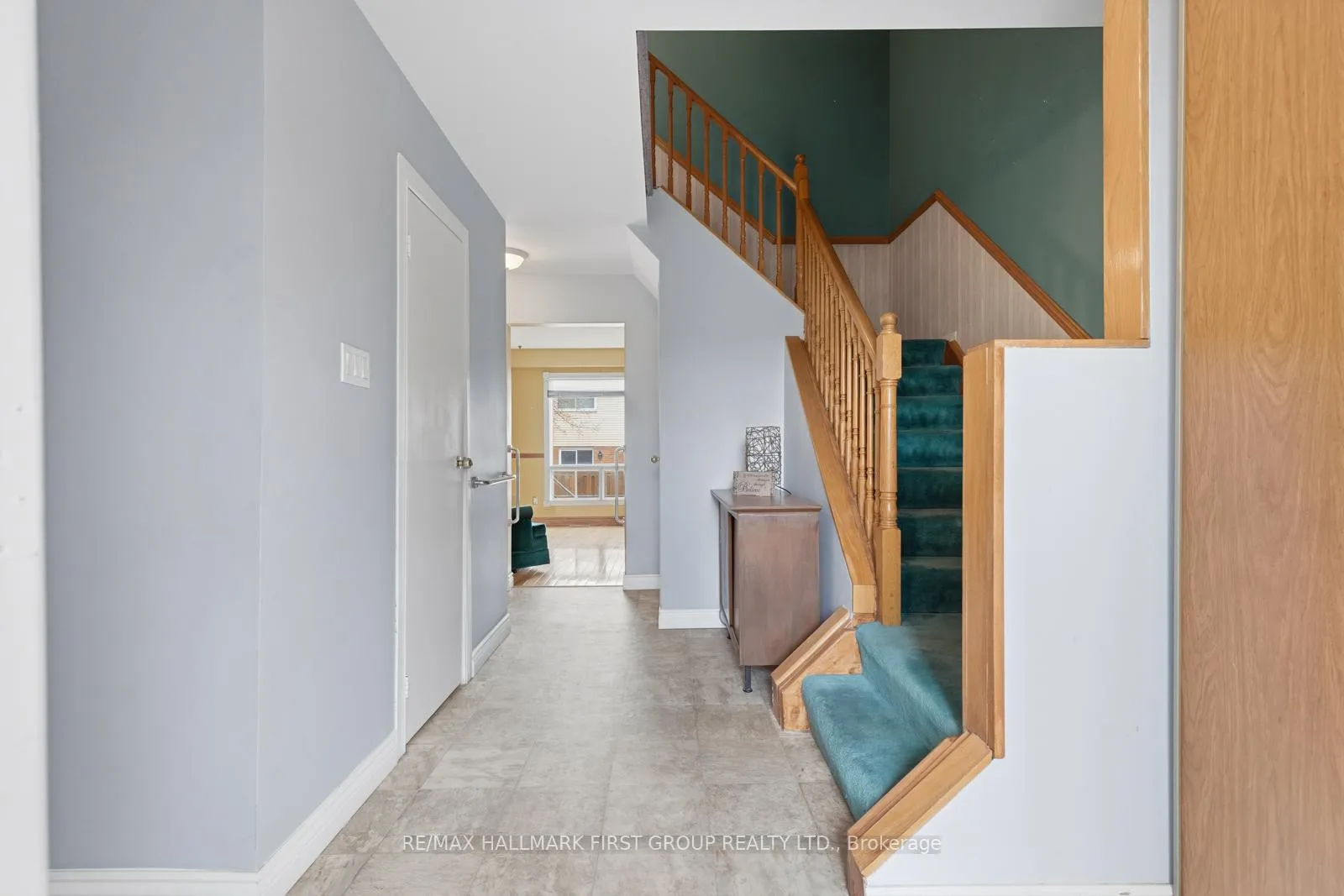 Photo 3 of 56 Gilmour Drive, Ajax, Central — HOMEH