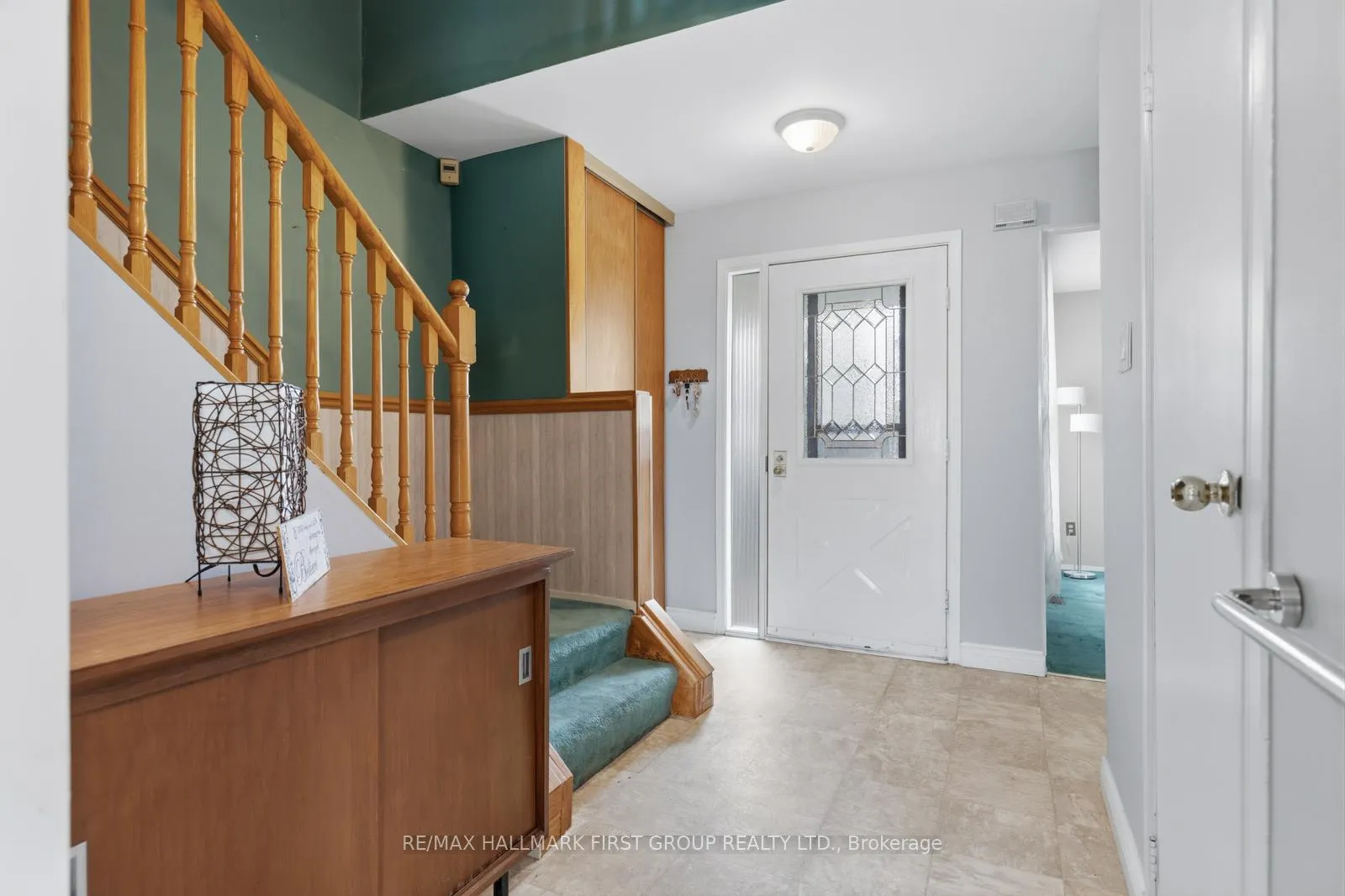 Photo 4 of 56 Gilmour Drive, Ajax, Central — HOMEH
