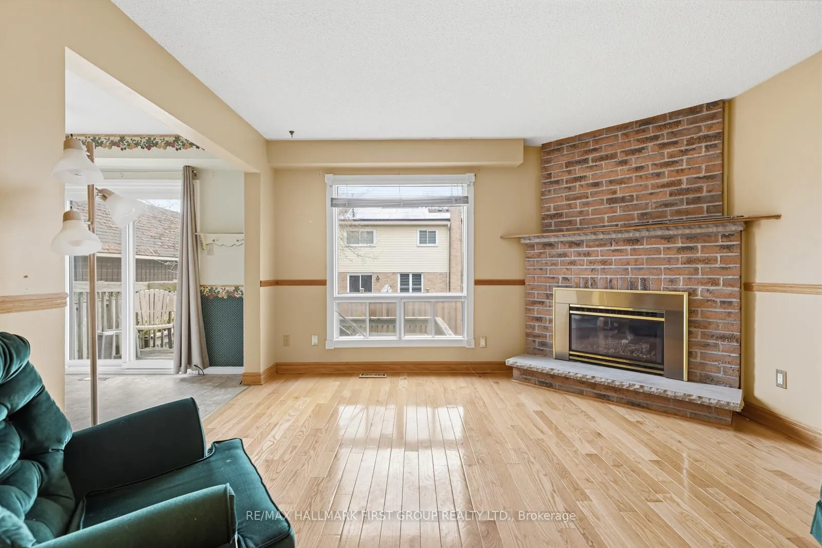 Photo 5 of 56 Gilmour Drive, Ajax, Central — HOMEH