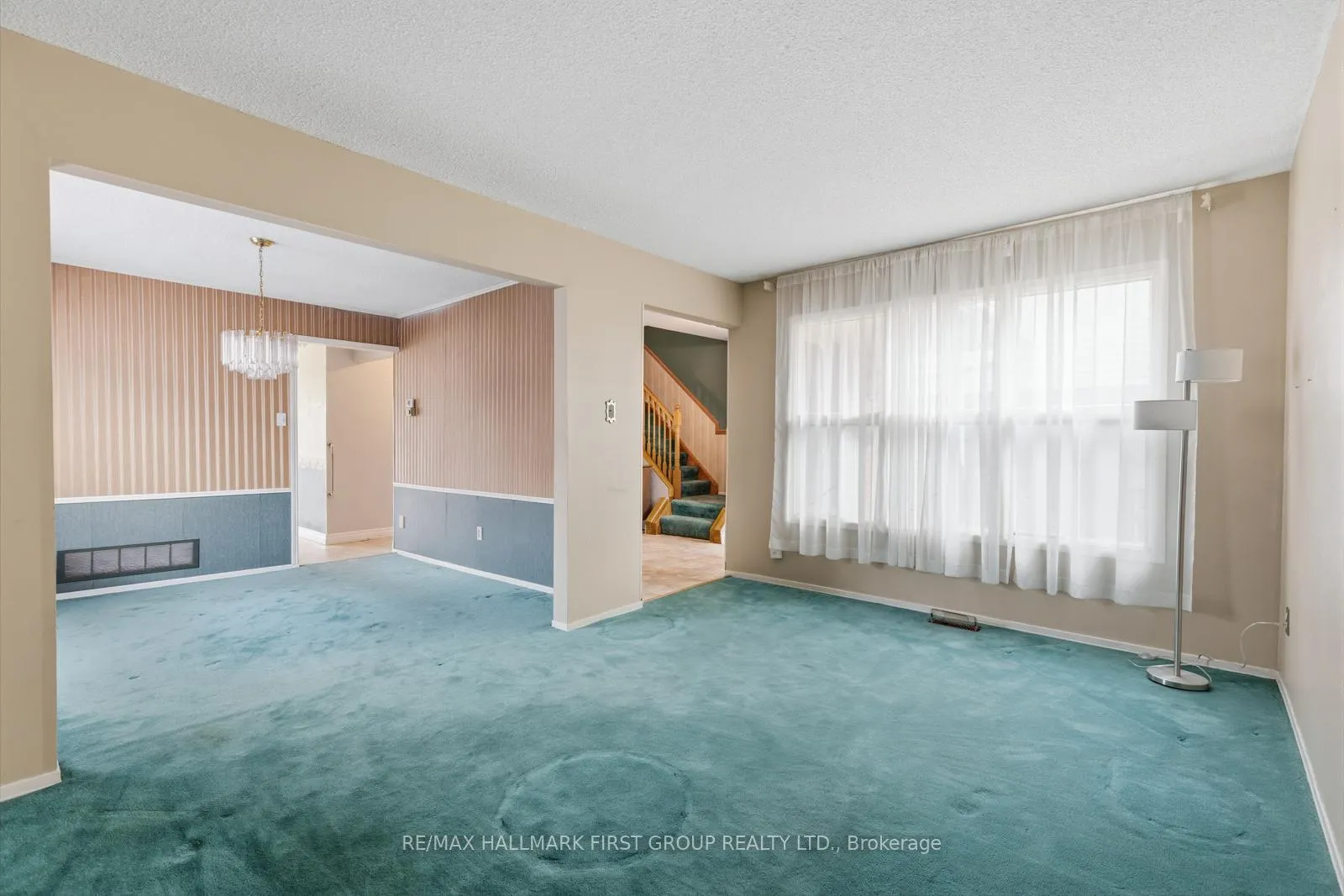 Photo 10 of 56 Gilmour Drive, Ajax, Central — HOMEH