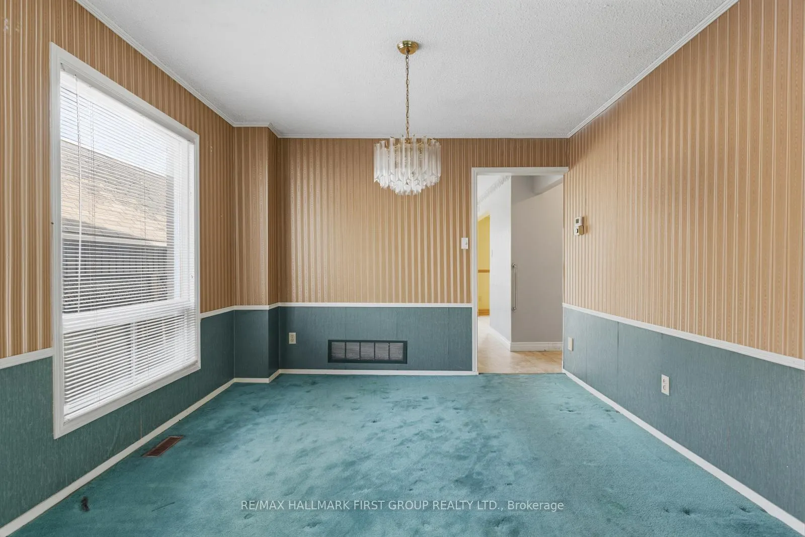 Photo 11 of 56 Gilmour Drive, Ajax, Central — HOMEH