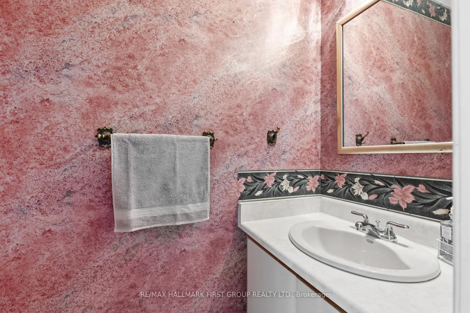 Photo 13 of 56 Gilmour Drive, Ajax, Central — HOMEH
