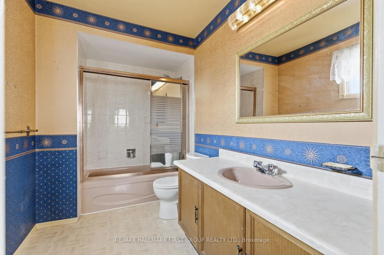 Photo 16 of 56 Gilmour Drive, Ajax, Central — HOMEH