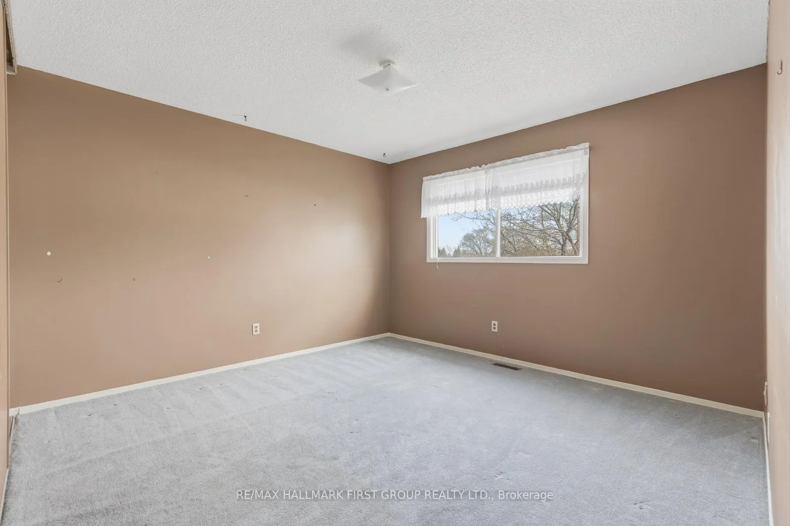 Photo 19 of 56 Gilmour Drive, Ajax, Central — HOMEH
