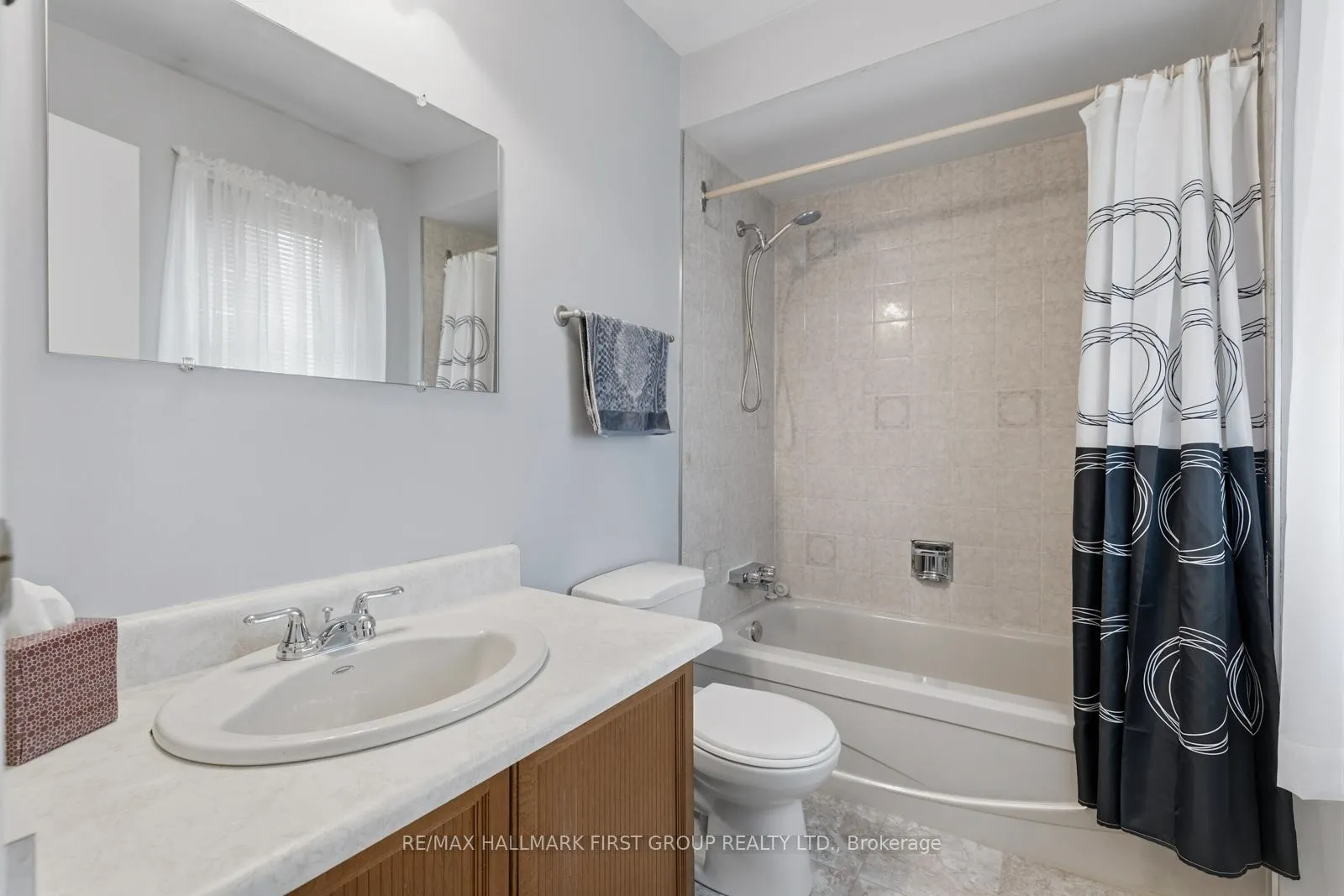 Photo 20 of 56 Gilmour Drive, Ajax, Central — HOMEH