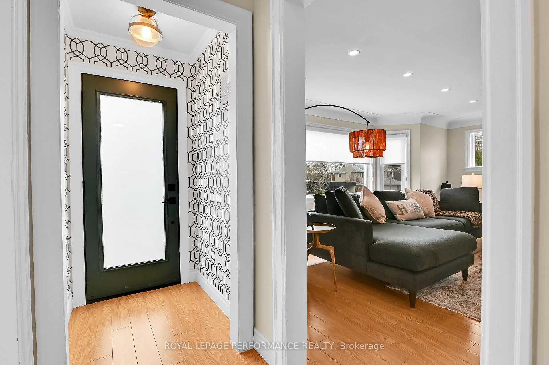 Photo 3 of 328 Pleasant Park Road, Ottawa, Alta Vista/Faircrest Heights — HOMEH
