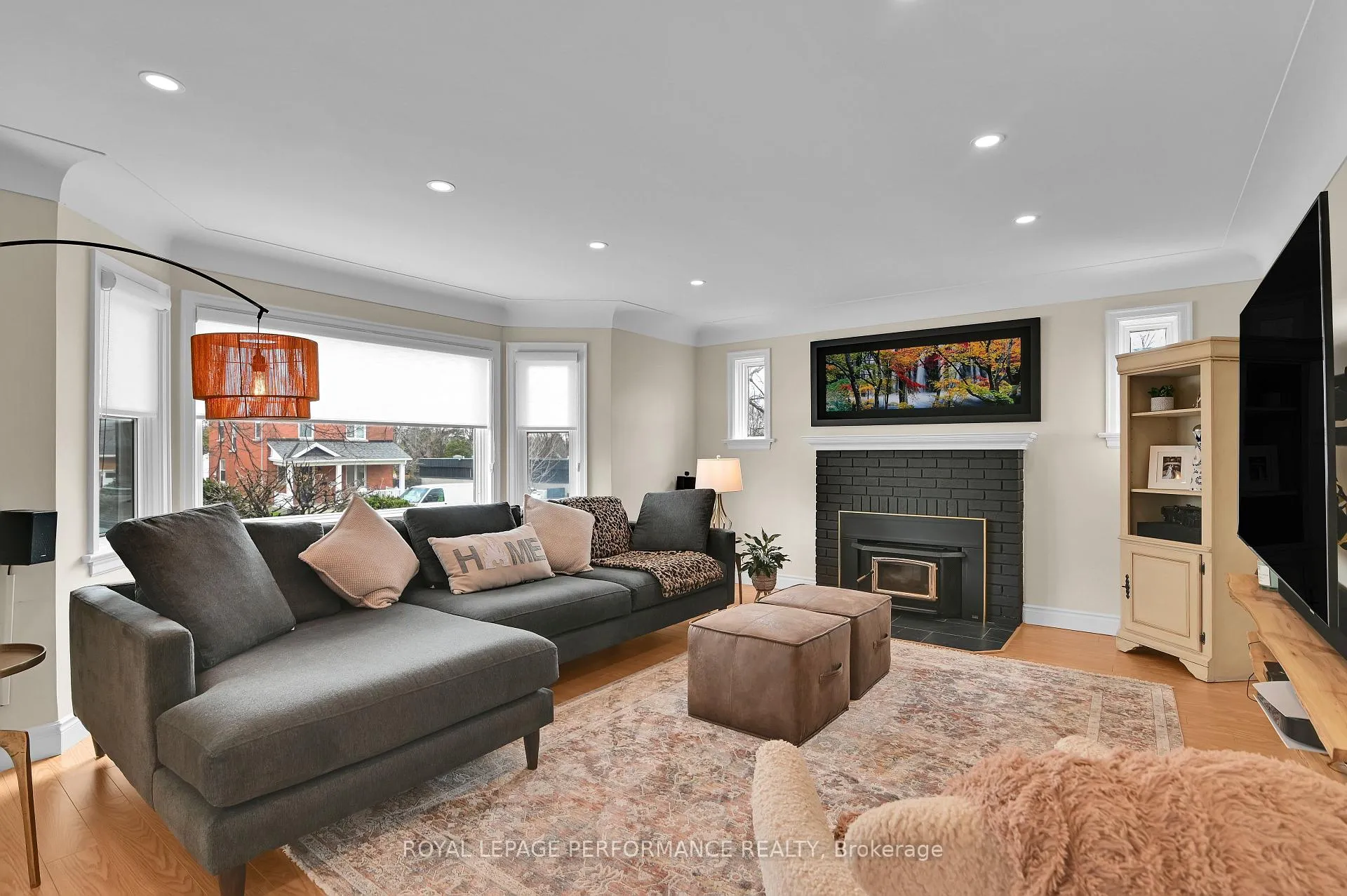 Photo 5 of 328 Pleasant Park Road, Ottawa, Alta Vista/Faircrest Heights — HOMEH
