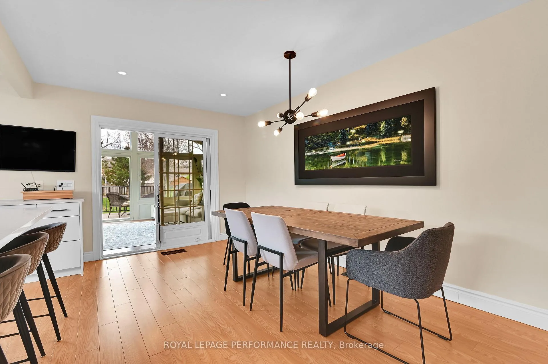 Photo 10 of 328 Pleasant Park Road, Ottawa, Alta Vista/Faircrest Heights — HOMEH