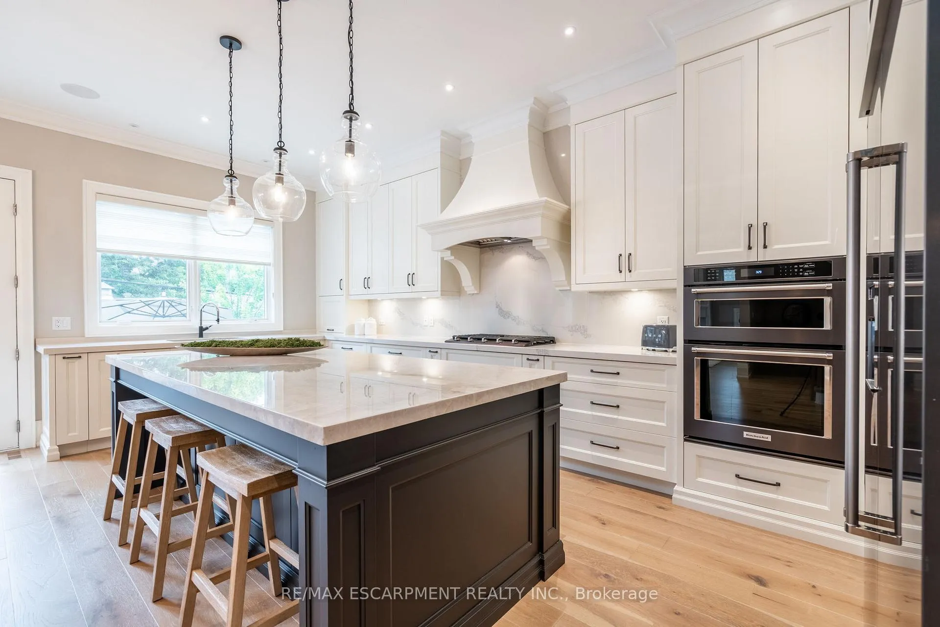 Photo 3 of 385 Pine Cove Road, Burlington, Roseland — HOMEH