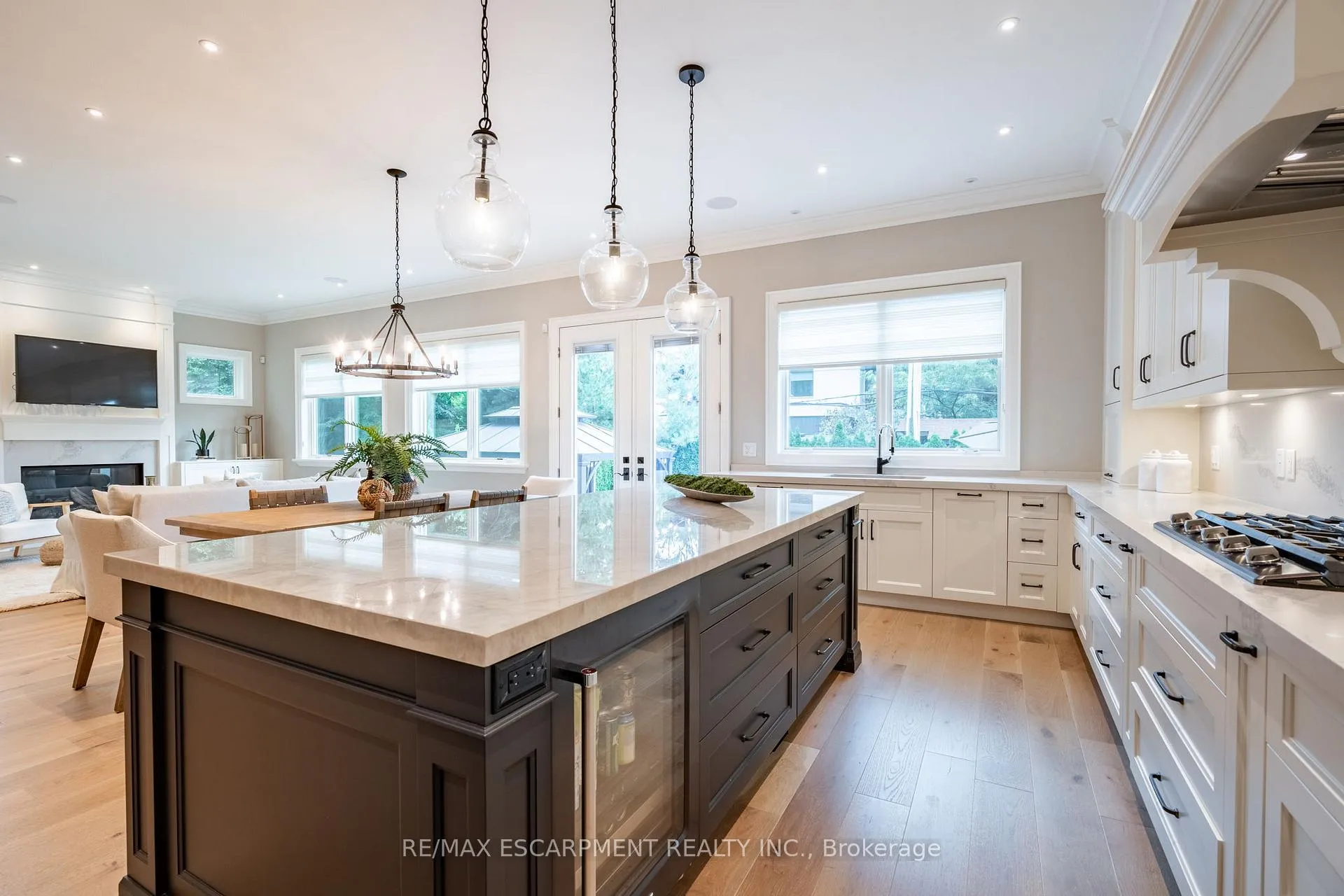 Photo 6 of 385 Pine Cove Road, Burlington, Roseland — HOMEH