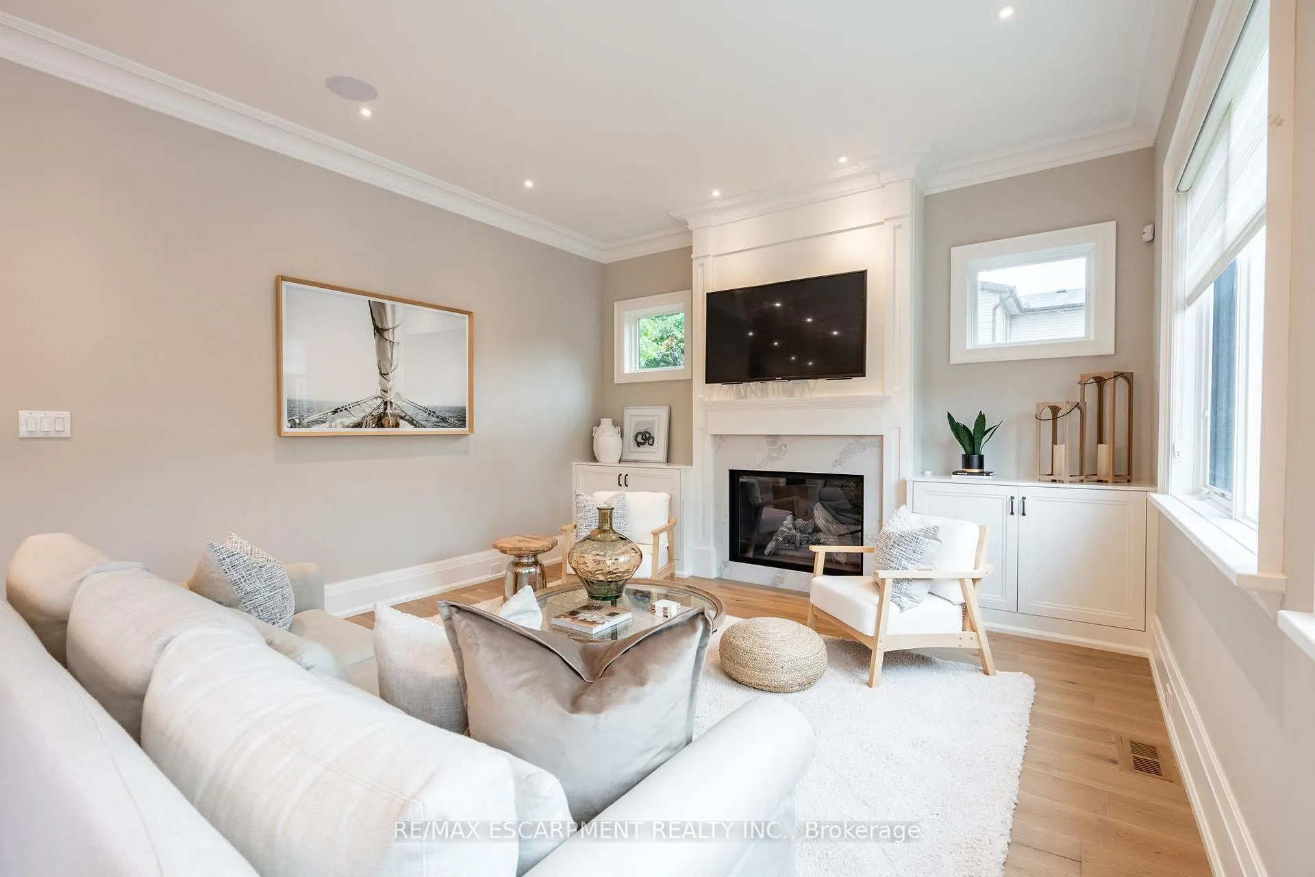 Photo 8 of 385 Pine Cove Road, Burlington, Roseland — HOMEH