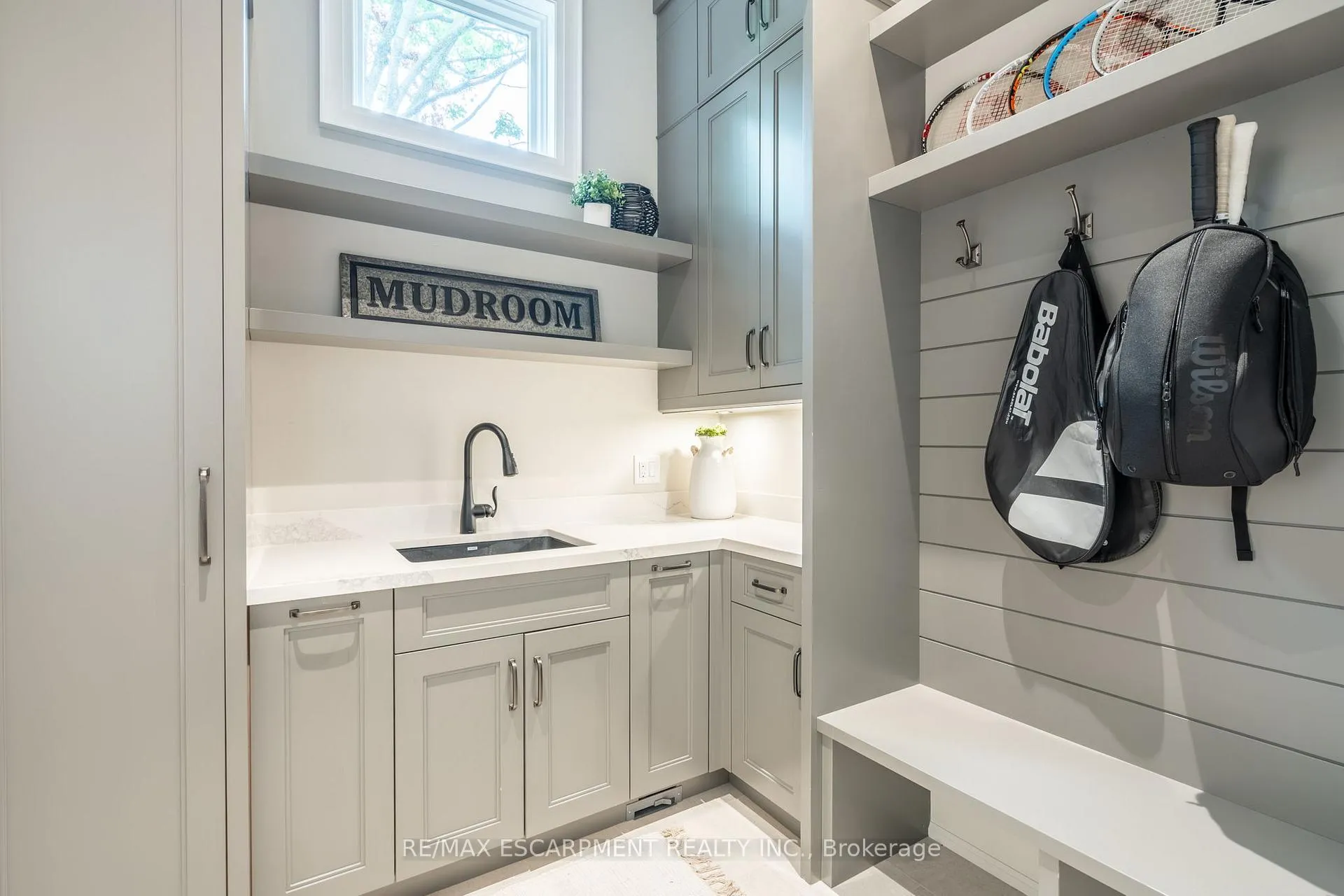 Photo 10 of 385 Pine Cove Road, Burlington, Roseland — HOMEH