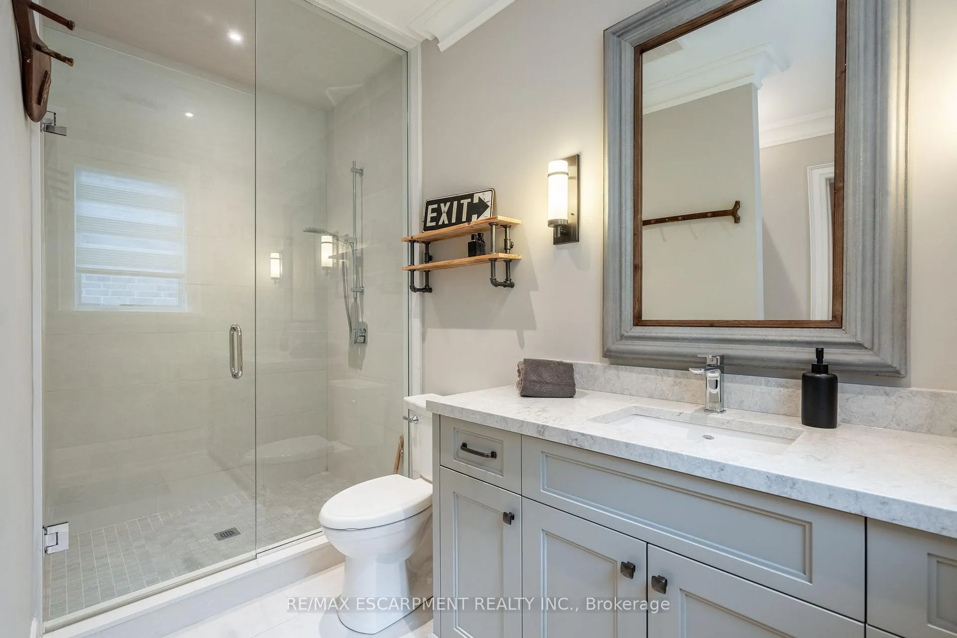 Photo 17 of 385 Pine Cove Road, Burlington, Roseland — HOMEH