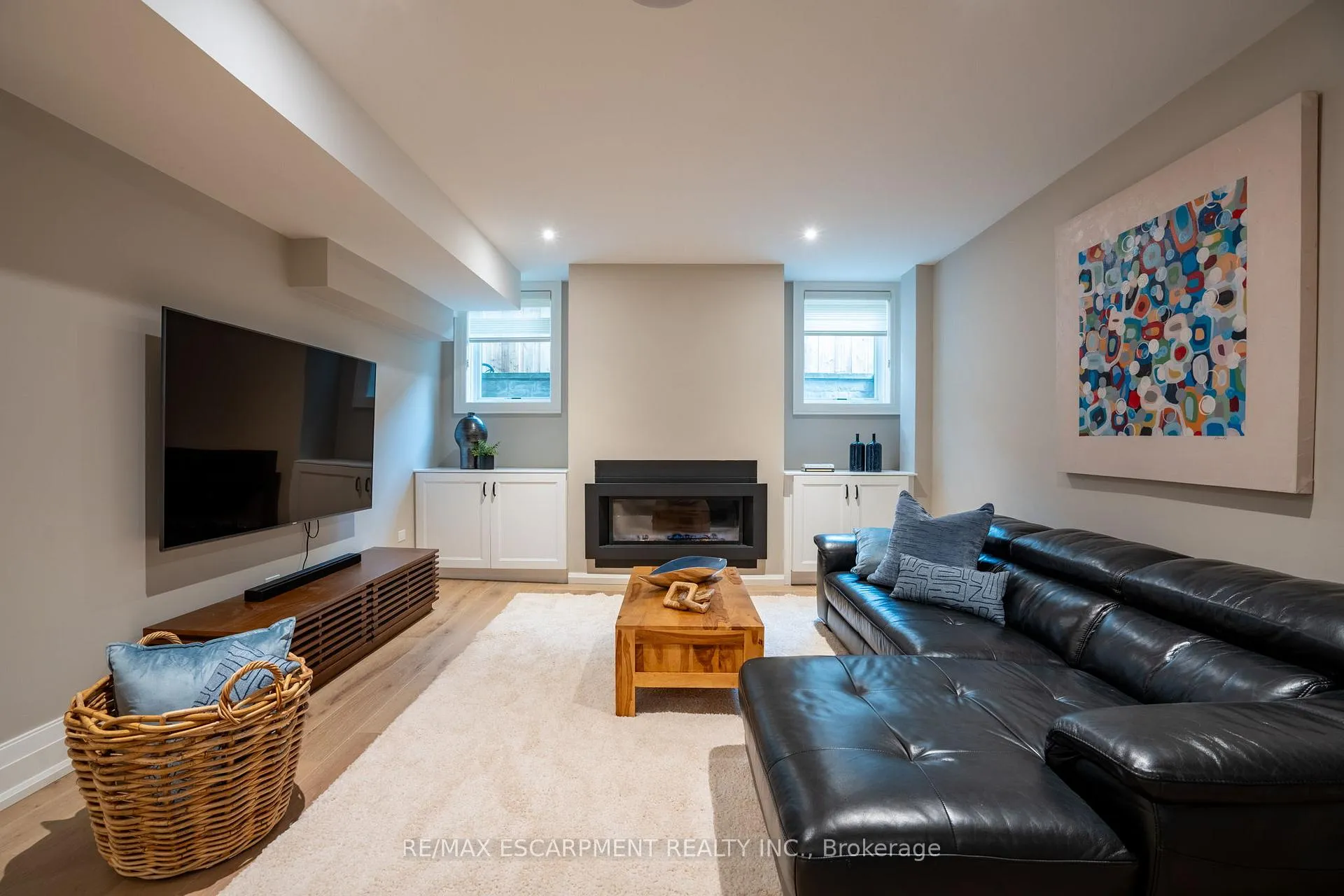 Photo 18 of 385 Pine Cove Road, Burlington, Roseland — HOMEH
