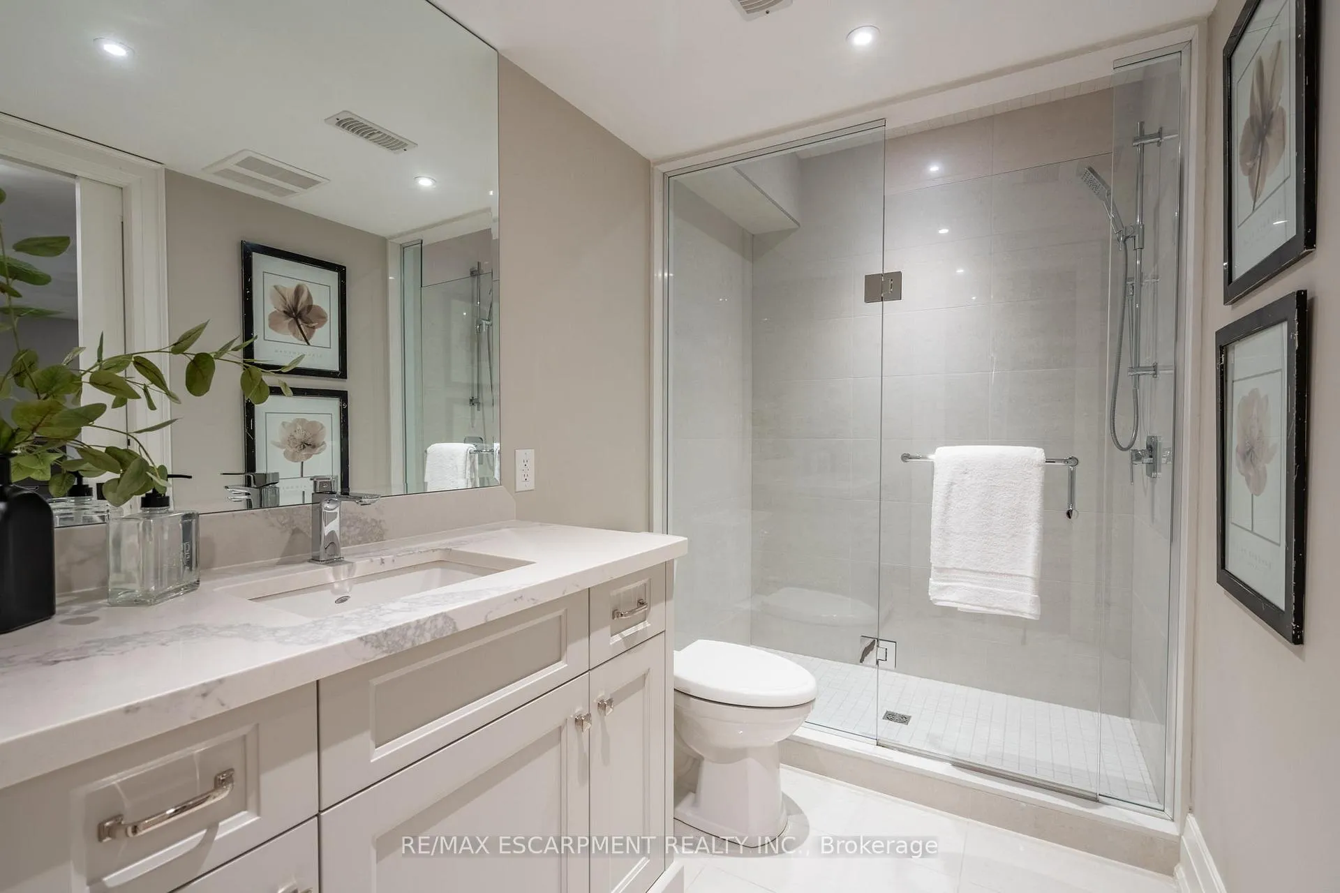 Photo 21 of 385 Pine Cove Road, Burlington, Roseland — HOMEH