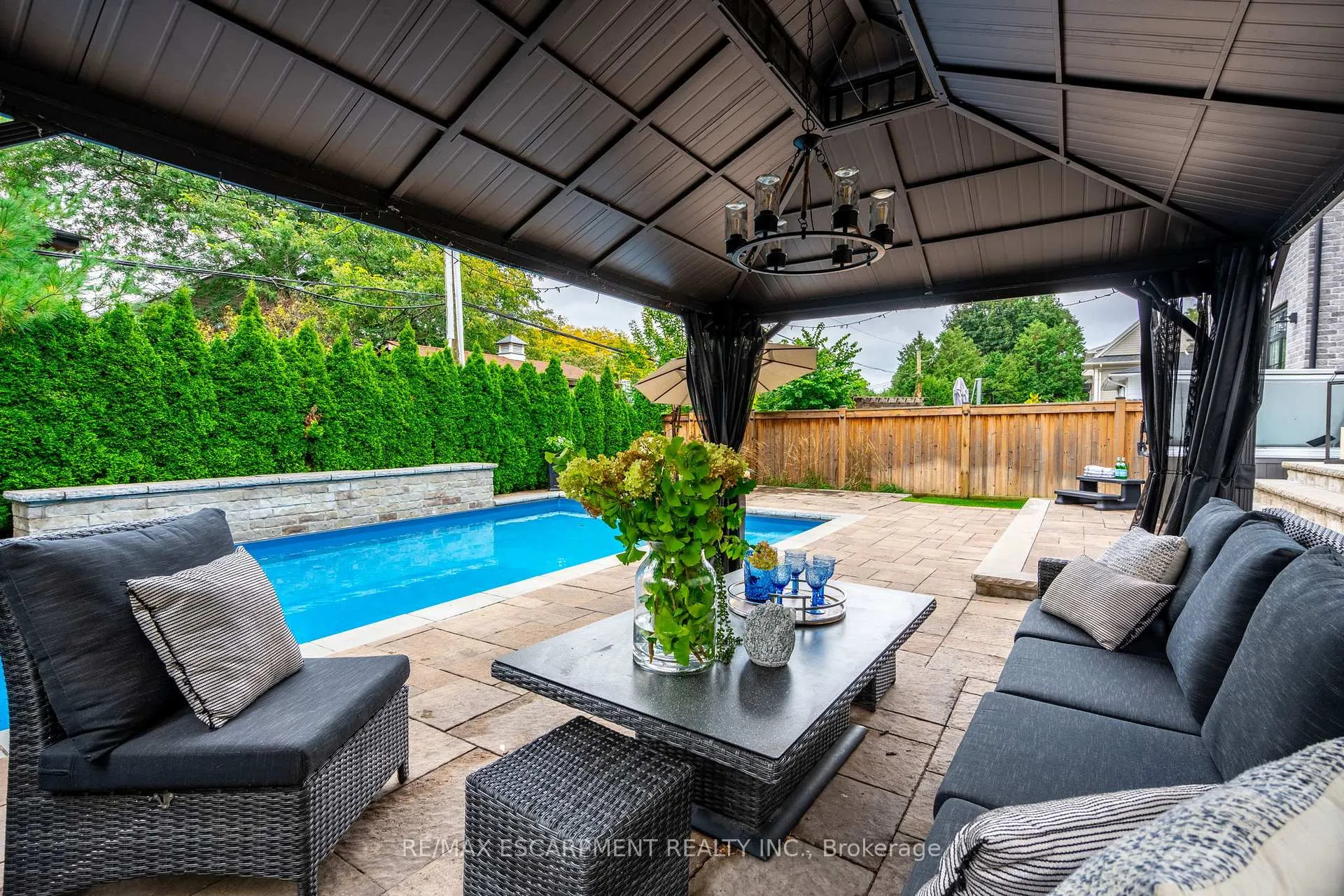 Photo 23 of 385 Pine Cove Road, Burlington, Roseland — HOMEH