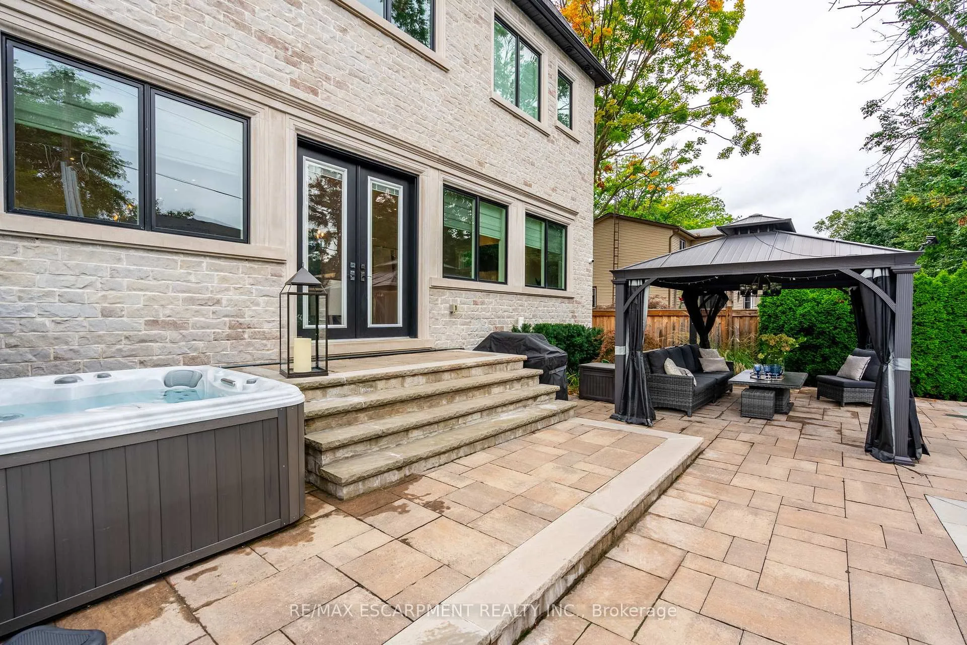 Photo 25 of 385 Pine Cove Road, Burlington, Roseland — HOMEH