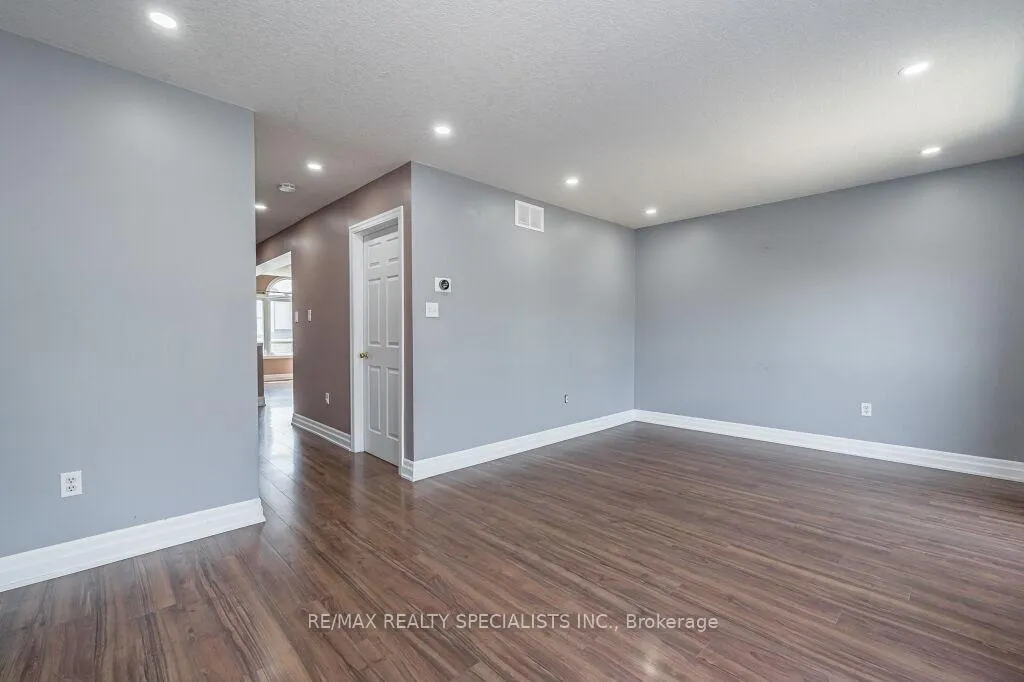 Photo 9 of 6 Madeleine Street, Kitchener, Huron Park — HOMEH