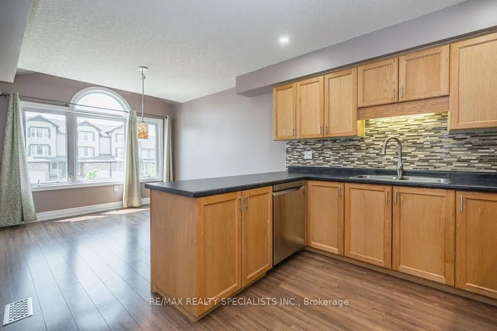 Photo 10 of 6 Madeleine Street, Kitchener, Huron Park — HOMEH