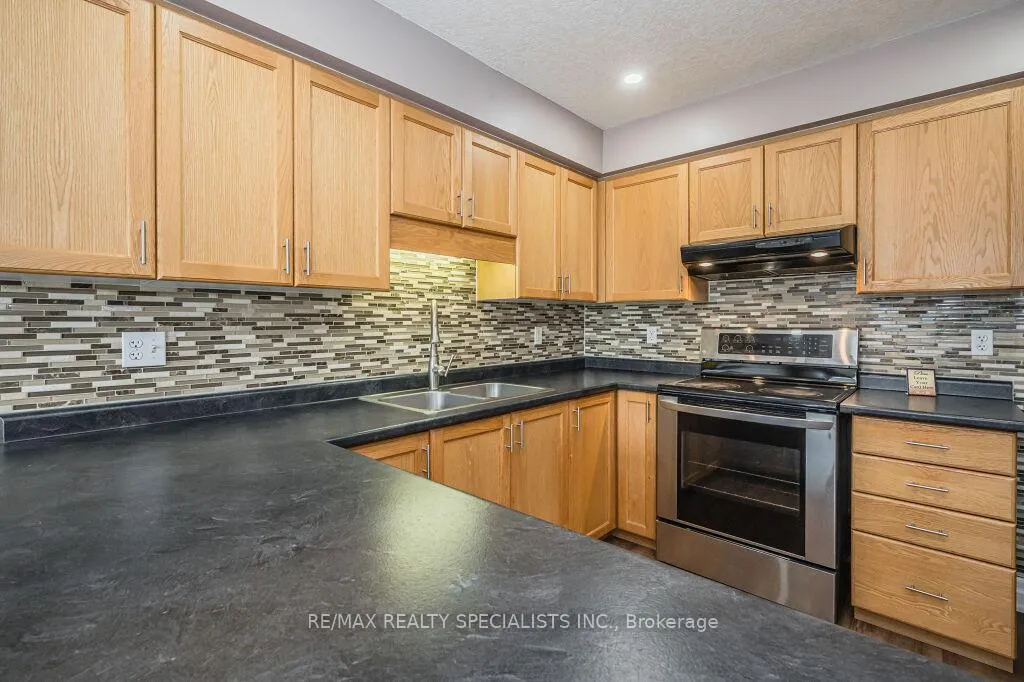 Photo 15 of 6 Madeleine Street, Kitchener, Huron Park — HOMEH