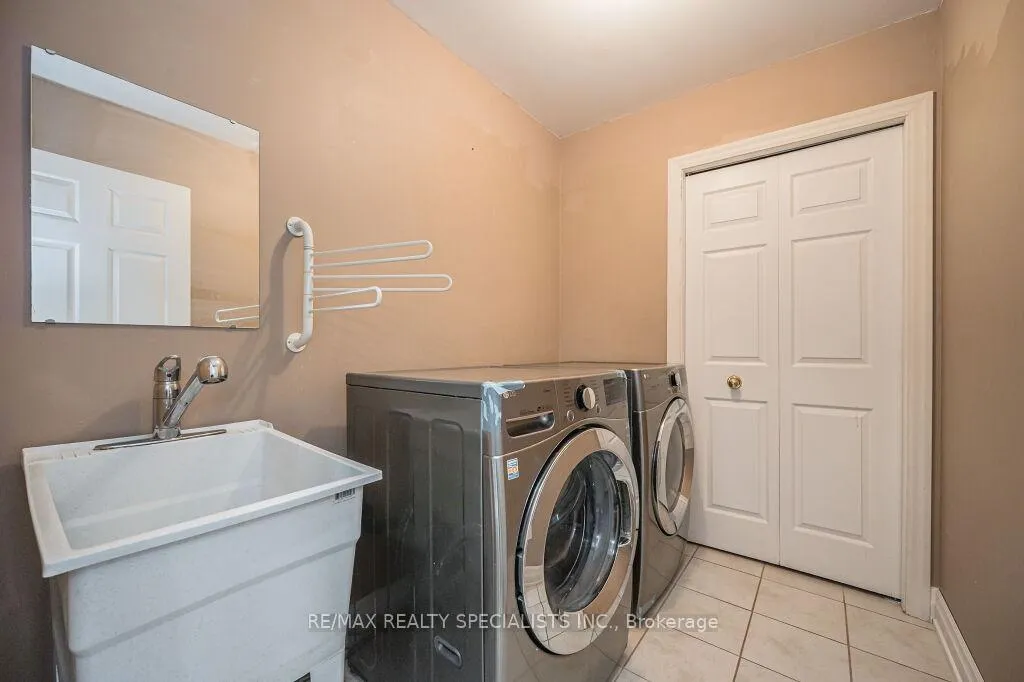 Photo 19 of 6 Madeleine Street, Kitchener, Huron Park — HOMEH