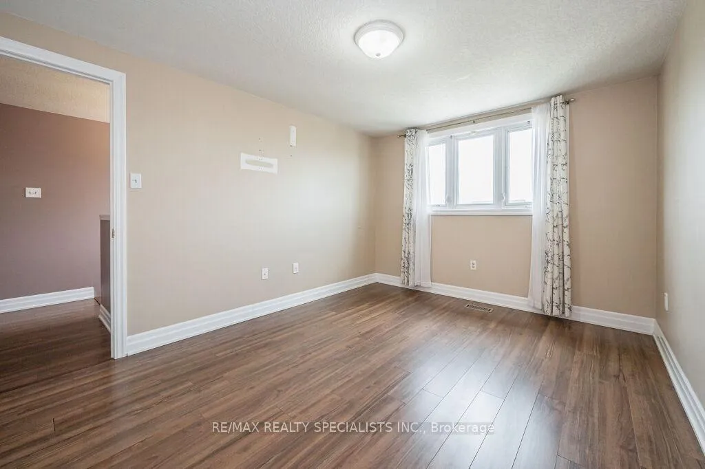 Photo 26 of 6 Madeleine Street, Kitchener, Huron Park — HOMEH