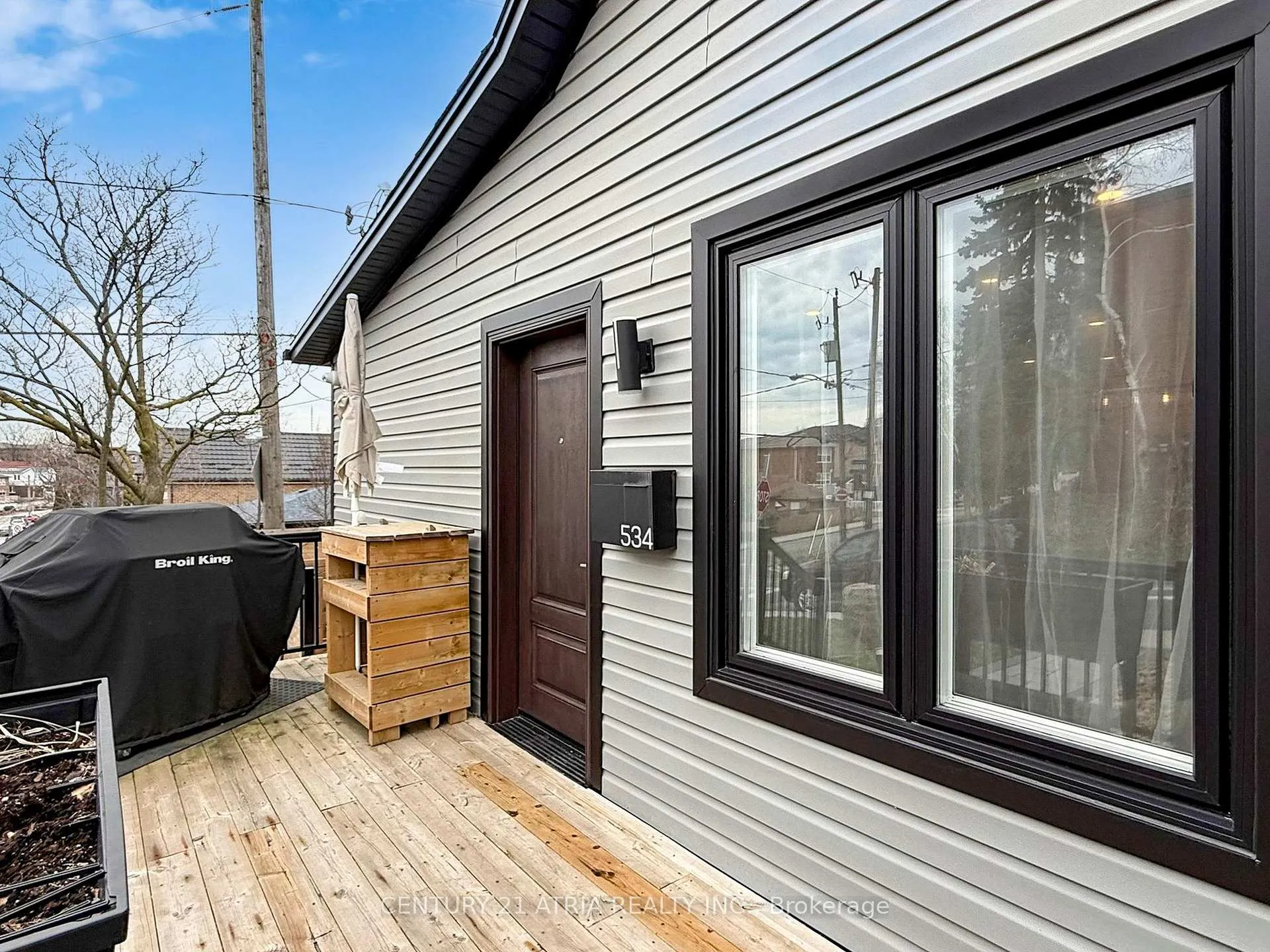 Photo 5 of 534 Silverthorn Avenue, Toronto, Keelesdale-Eglinton West — HOMEH