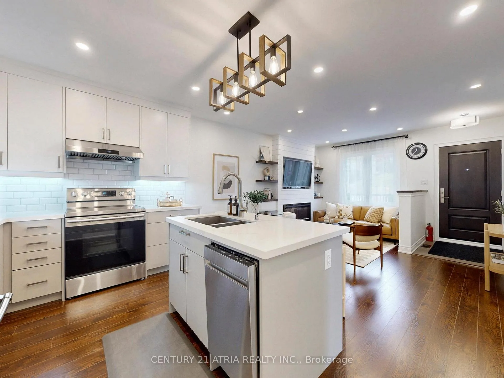 Photo 12 of 534 Silverthorn Avenue, Toronto, Keelesdale-Eglinton West — HOMEH