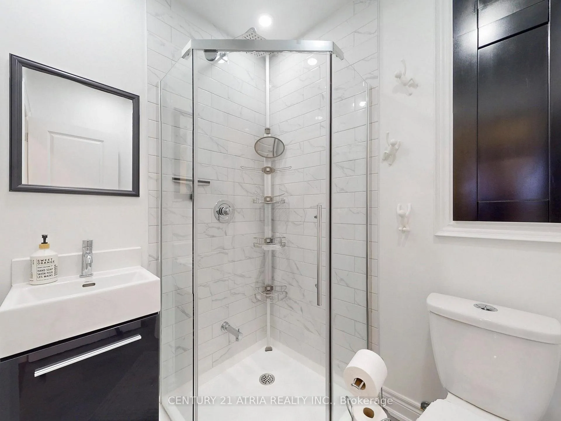 Photo 21 of 534 Silverthorn Avenue, Toronto, Keelesdale-Eglinton West — HOMEH