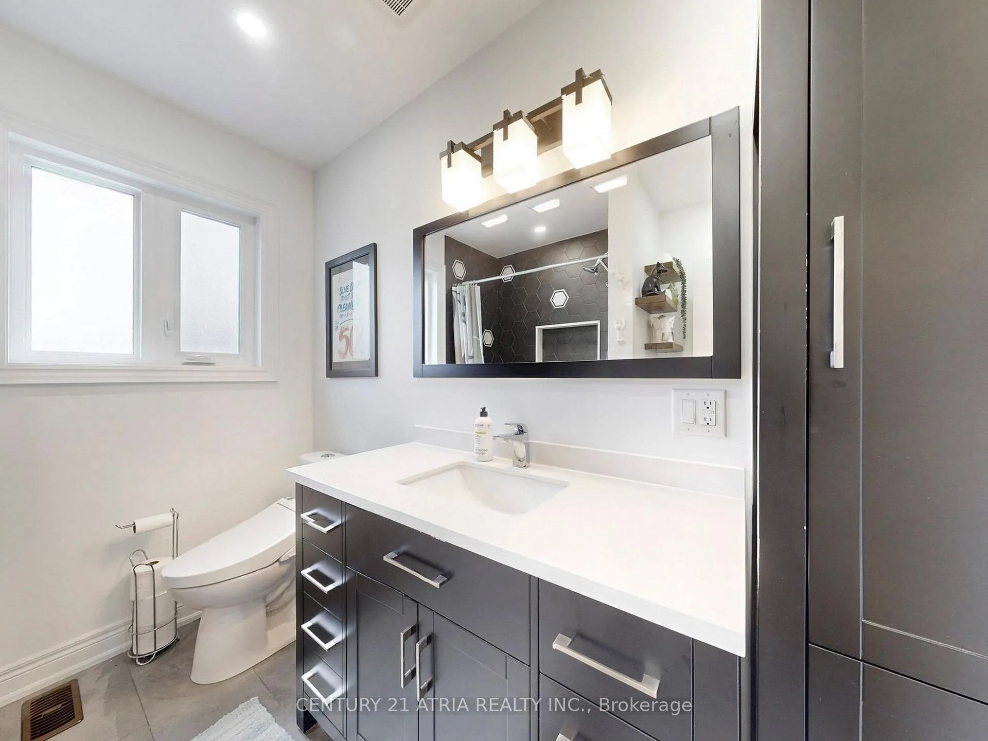Photo 26 of 534 Silverthorn Avenue, Toronto, Keelesdale-Eglinton West — HOMEH