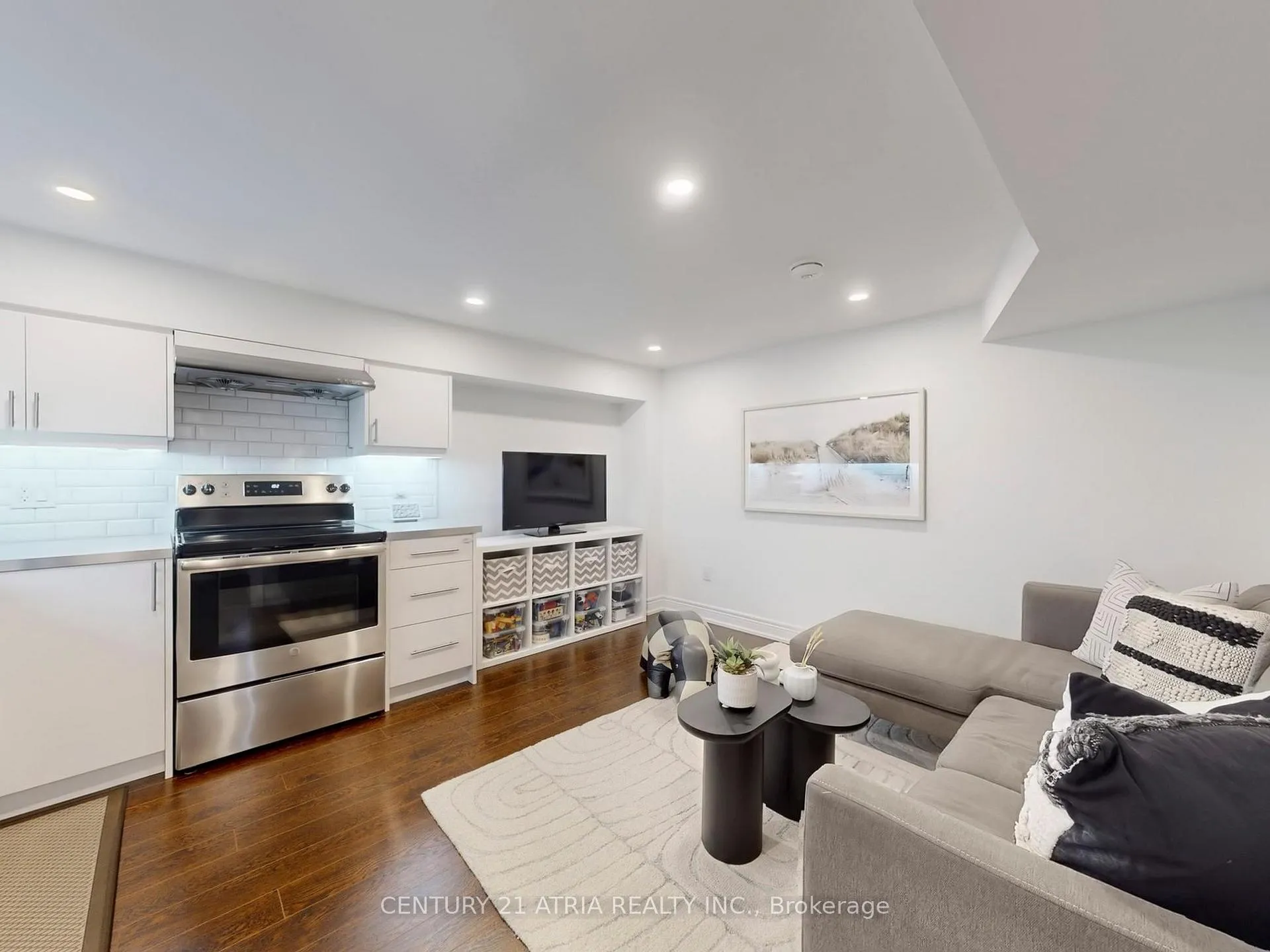 Photo 29 of 534 Silverthorn Avenue, Toronto, Keelesdale-Eglinton West — HOMEH