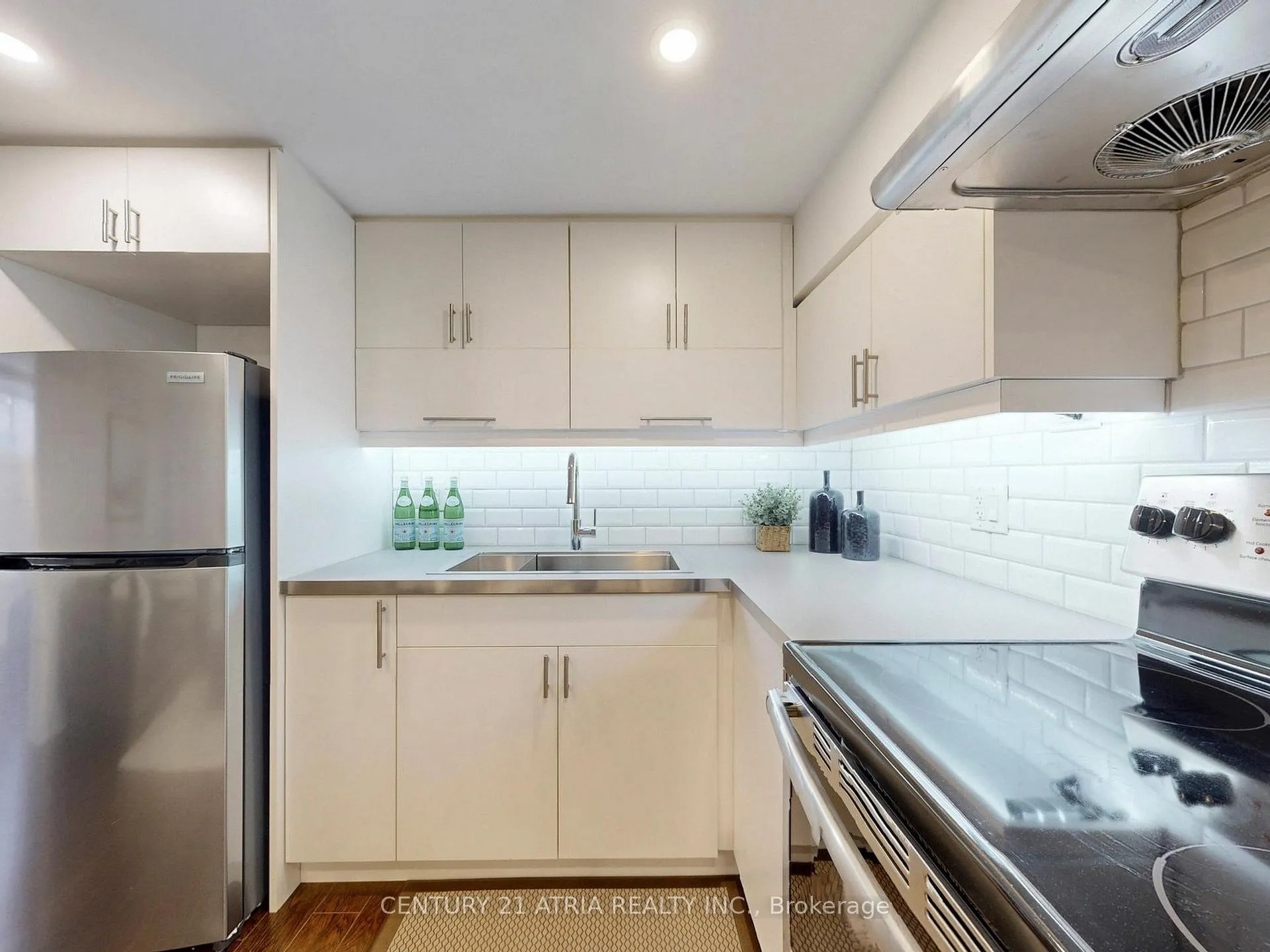 Photo 35 of 534 Silverthorn Avenue, Toronto, Keelesdale-Eglinton West — HOMEH
